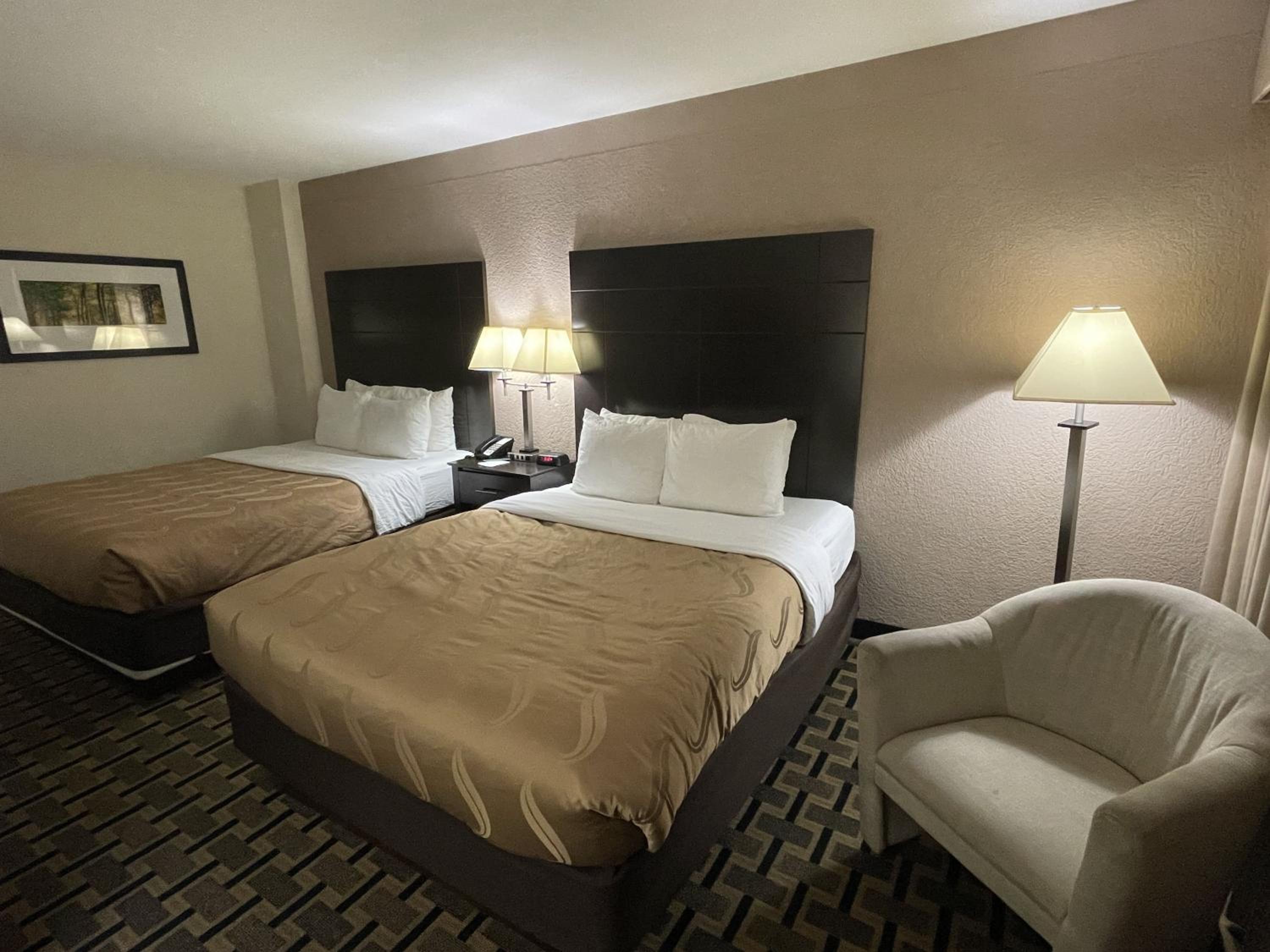 Deluxe Queen Room with Two Queen Beds - Non-Smoking - Photo 1