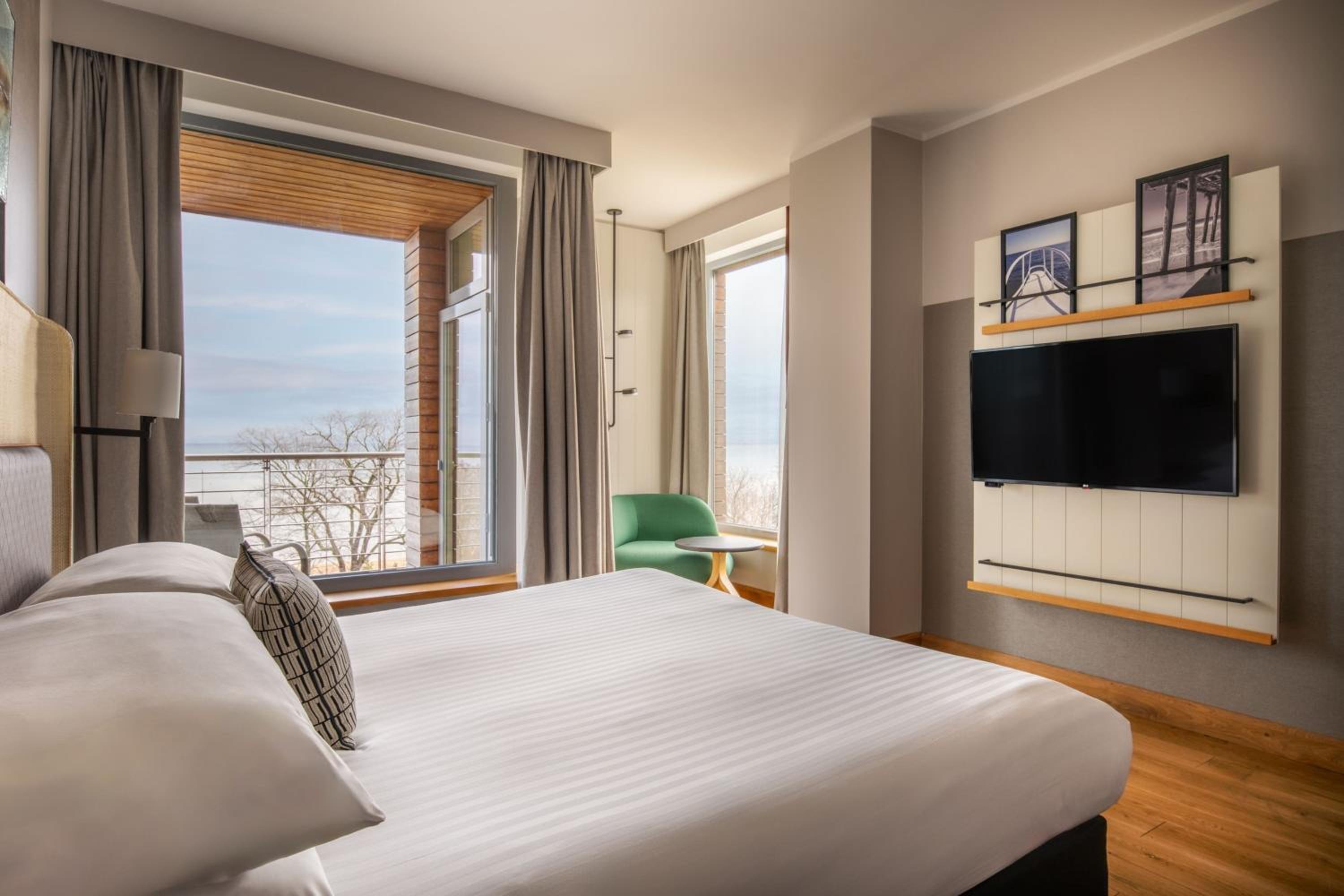 Superior King Room with Balcony and Sea View