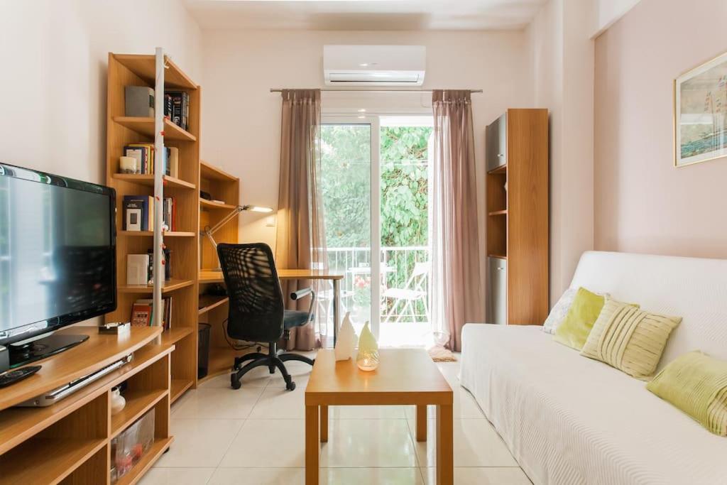 One-Bedroom Apartment photo 2