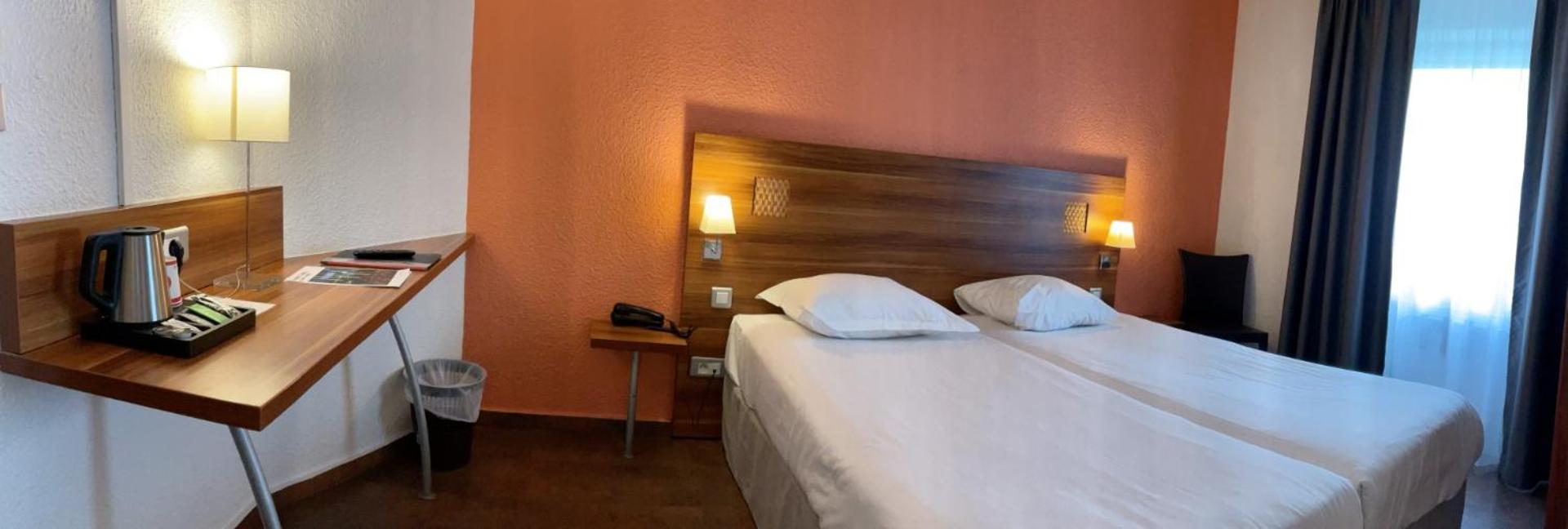 Classic Twin Room - Photo 7