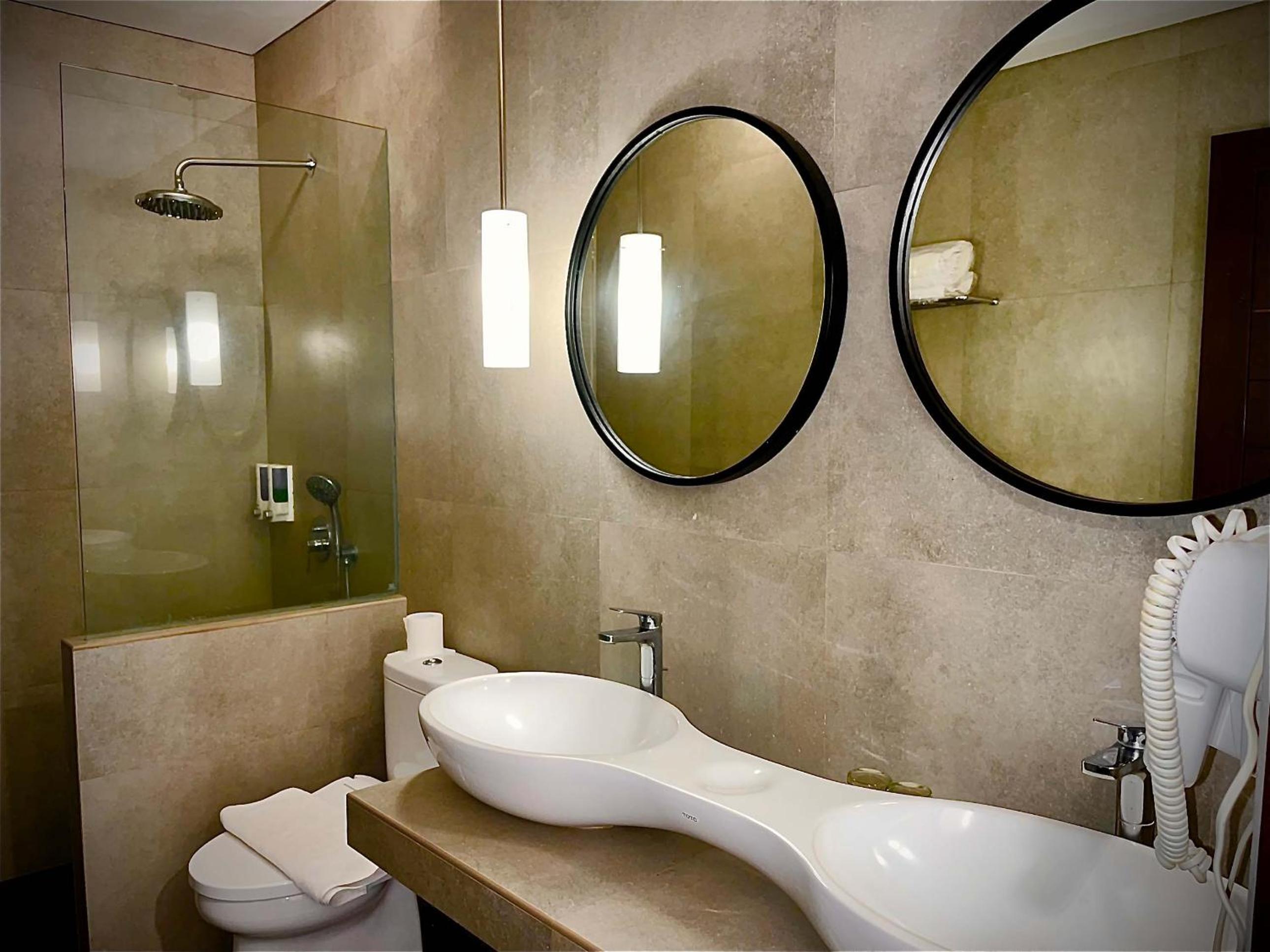 Deluxe Premier Room with Triple Bed - Photo 2