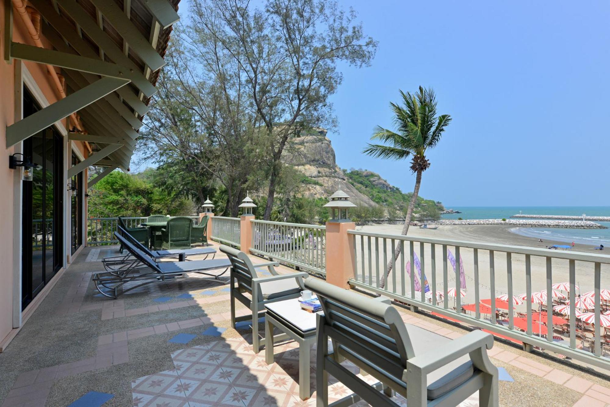 Luxury Seafront Two-Bedroom Family Suite - Photo 4