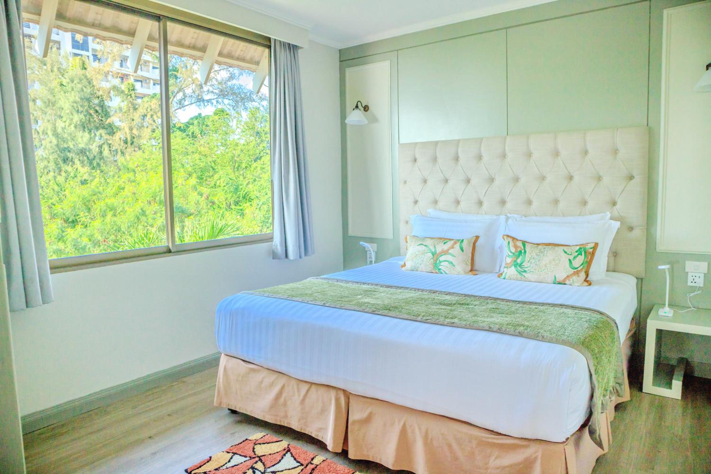 Luxury Seafront Two-Bedroom Family Suite - Photo 5