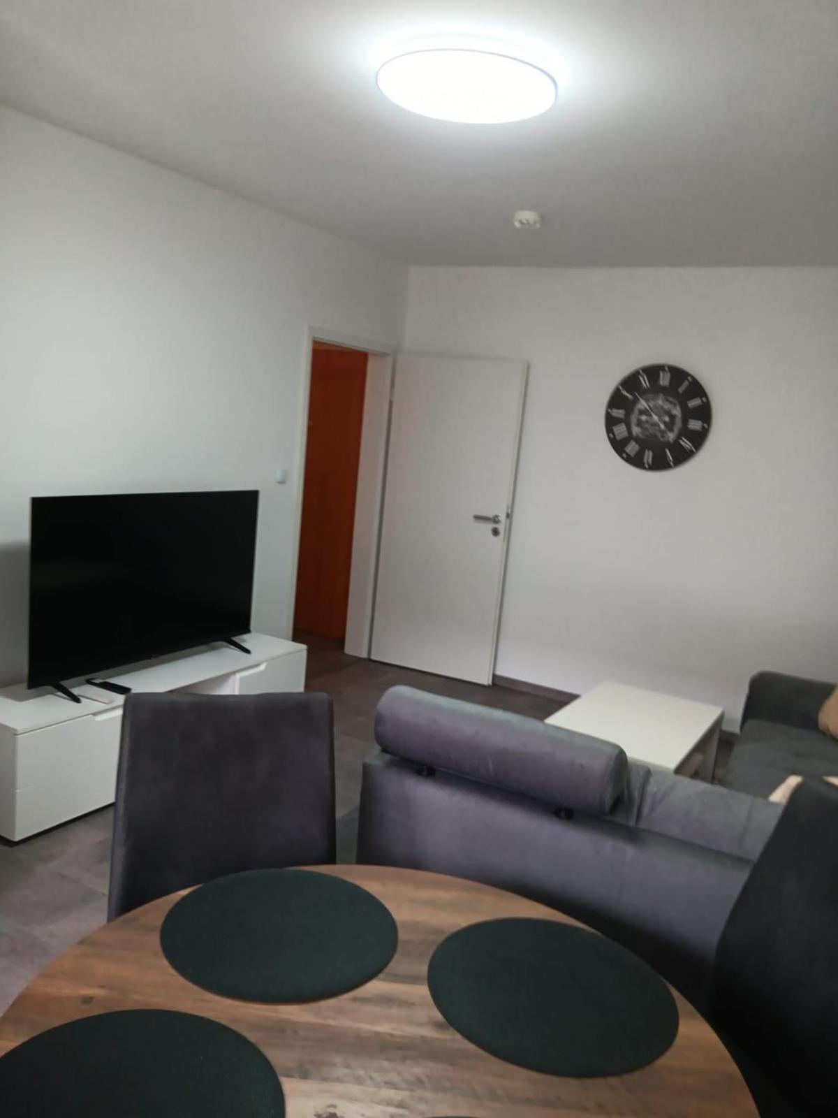 One-Bedroom Apartment photo 3
