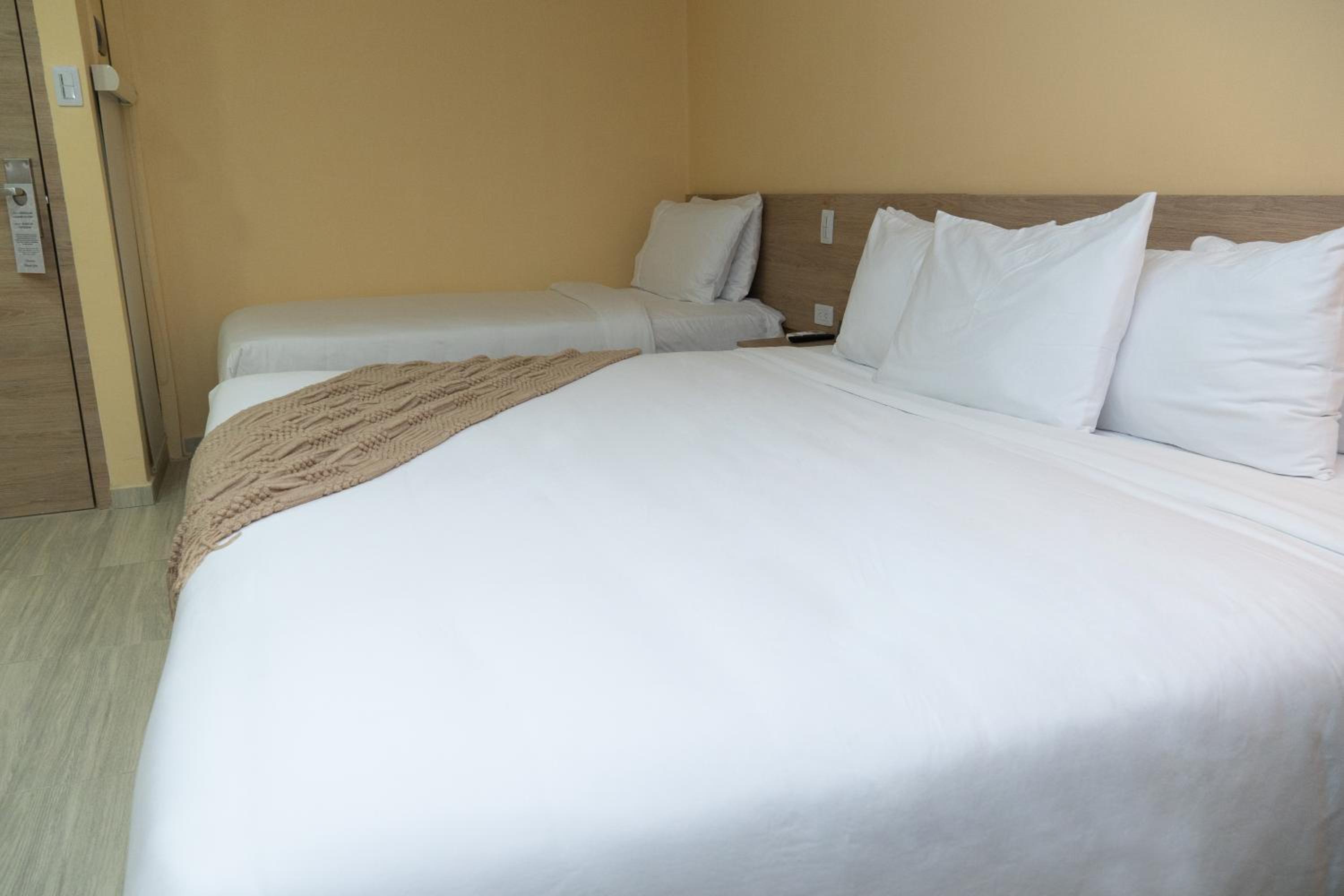 Superior Triple Room photo 2