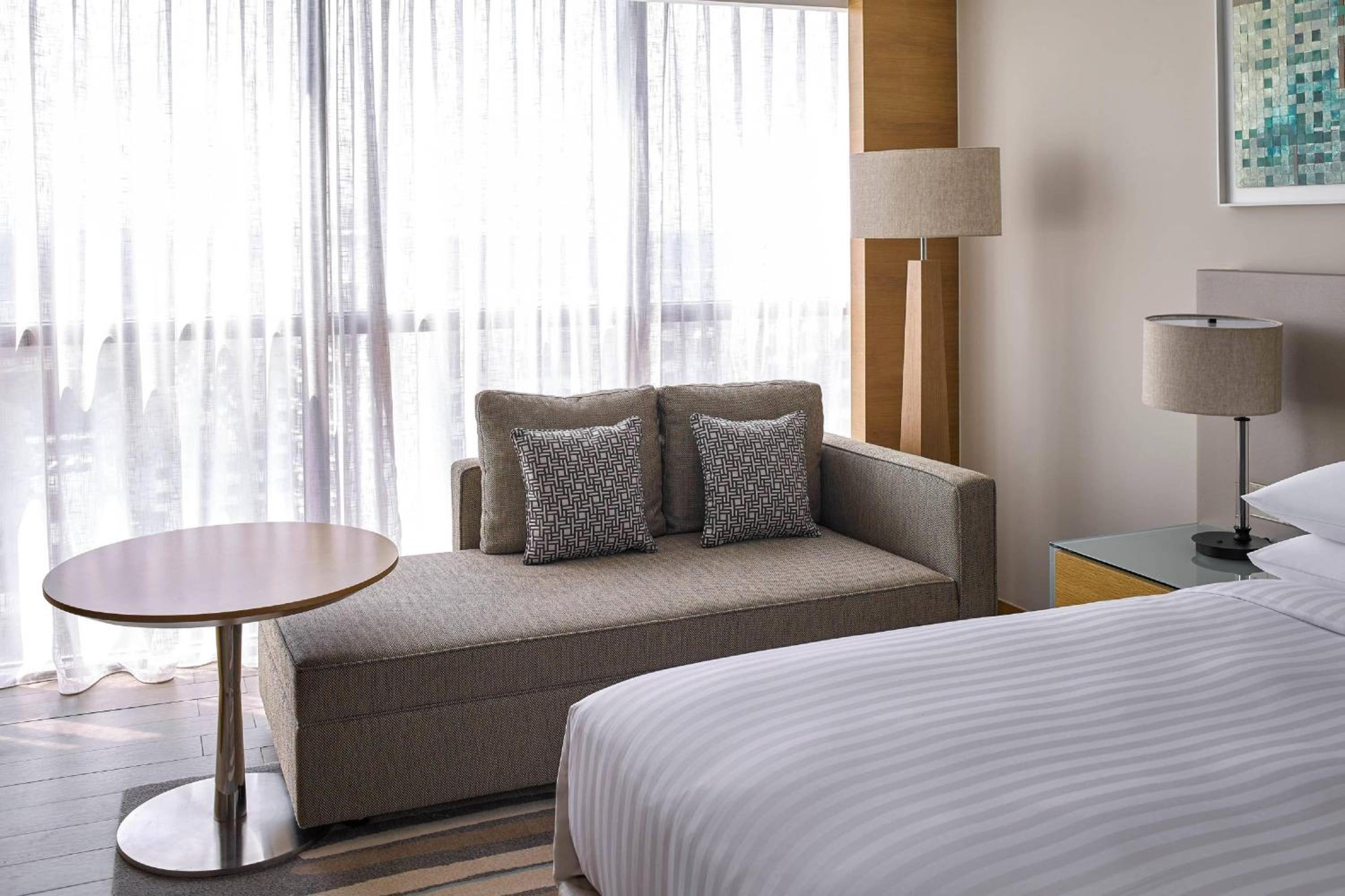 Deluxe King Room with Sea View