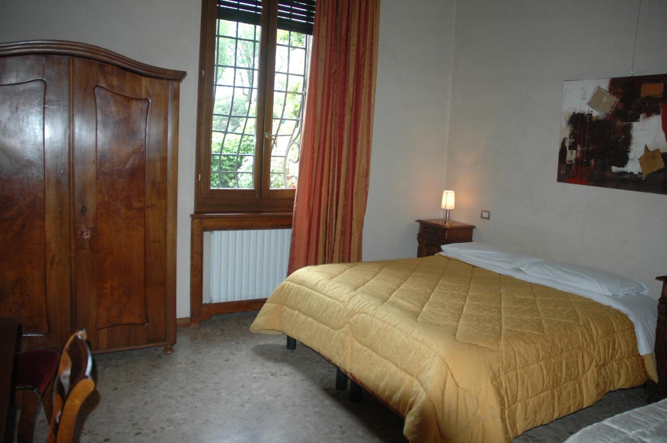 Triple Room with Private Bathroom