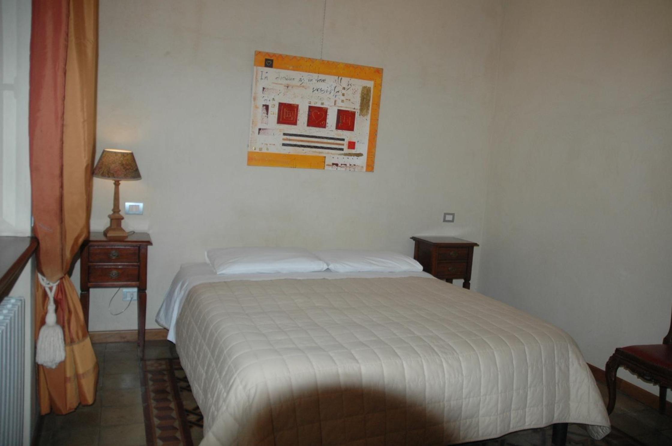 Double Room with Private Bathroom - Photo 1