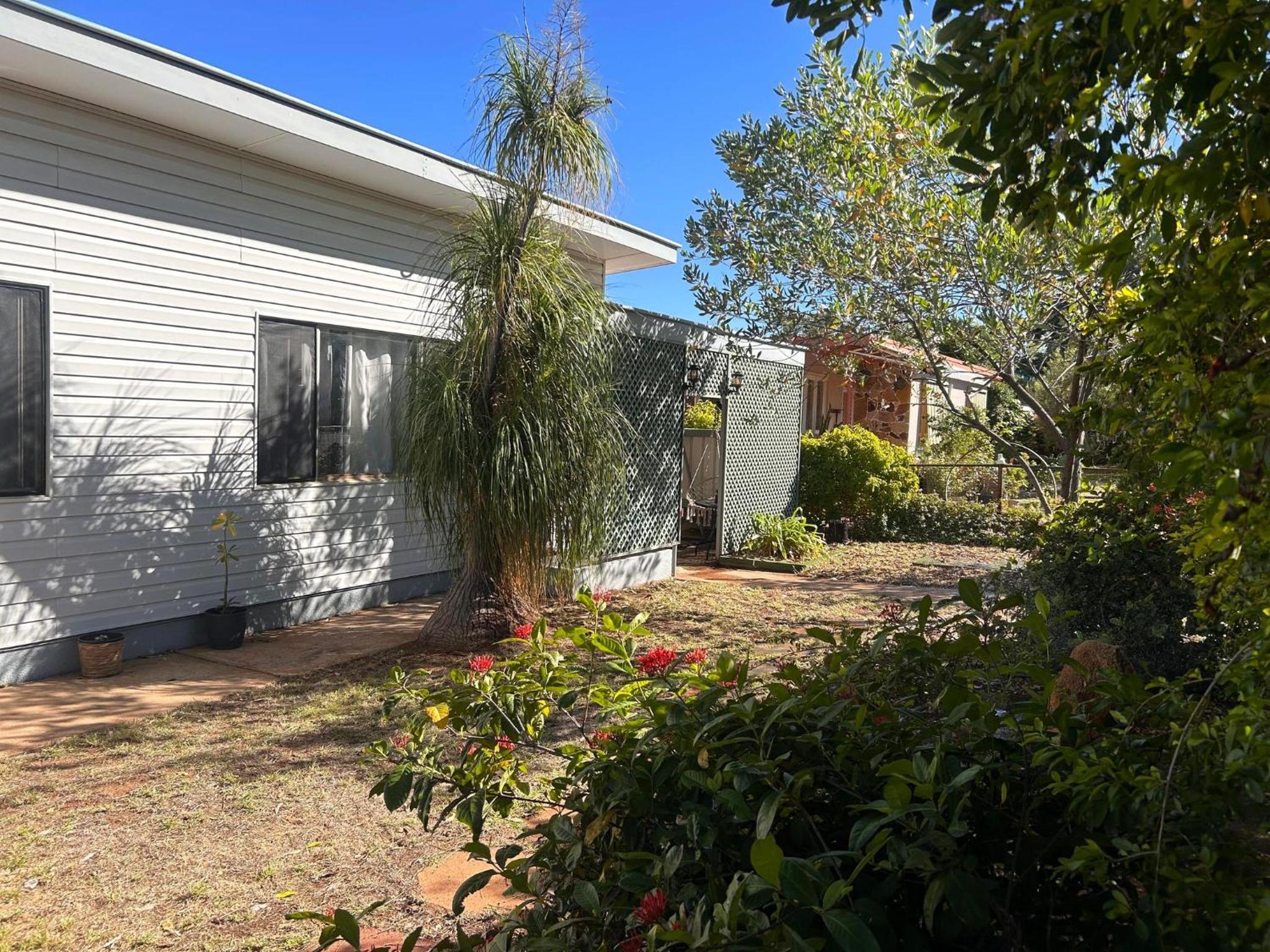 Three-Bedroom House photo 2