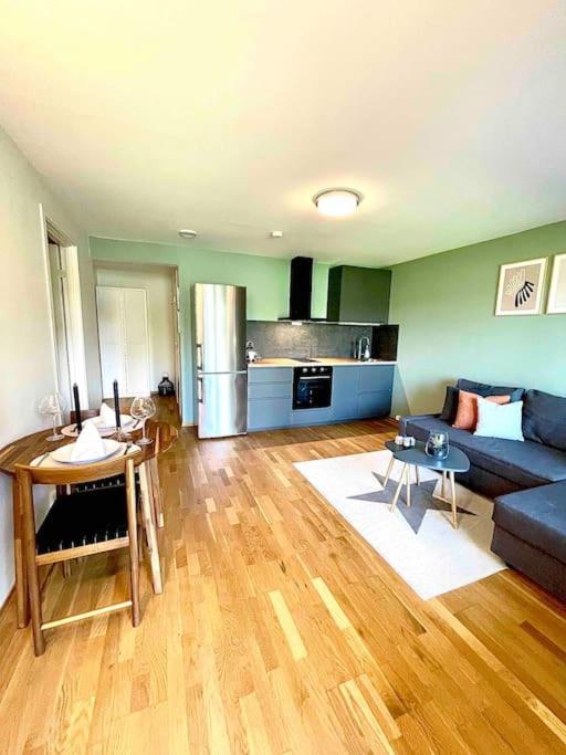One-Bedroom Apartment photo 2