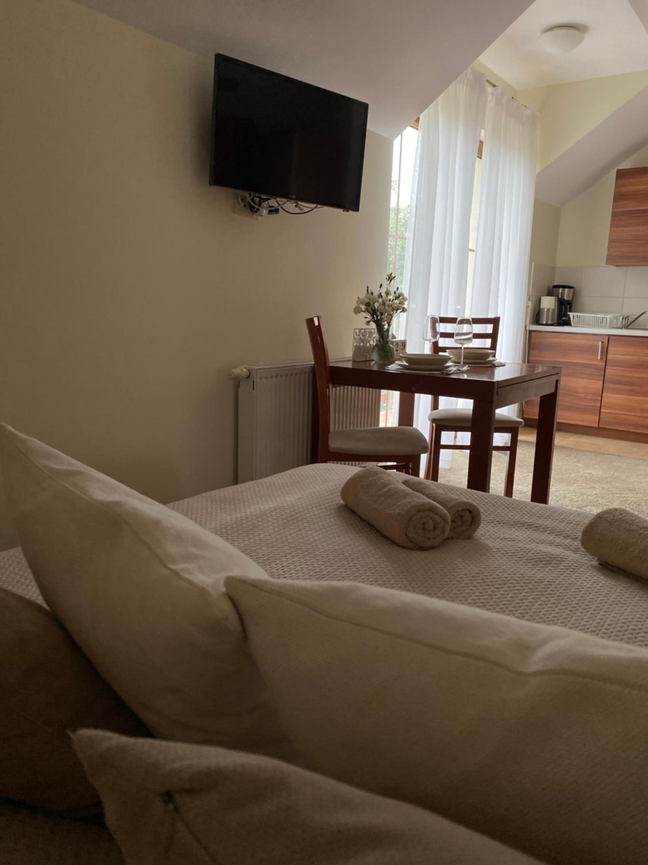Double or Twin Room with Garden View - Photo 1