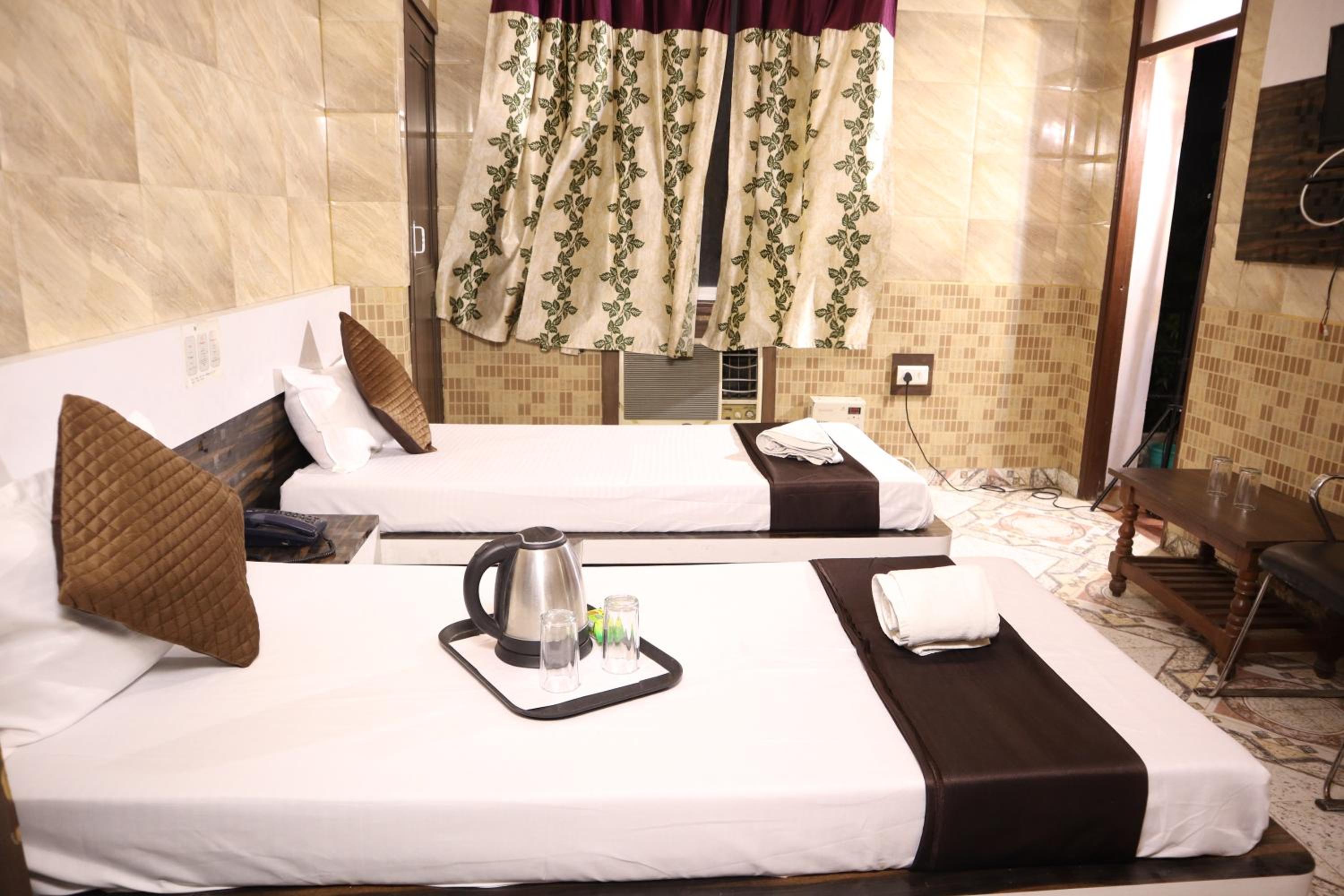 Deluxe Double Room with Balcony - Photo 2
