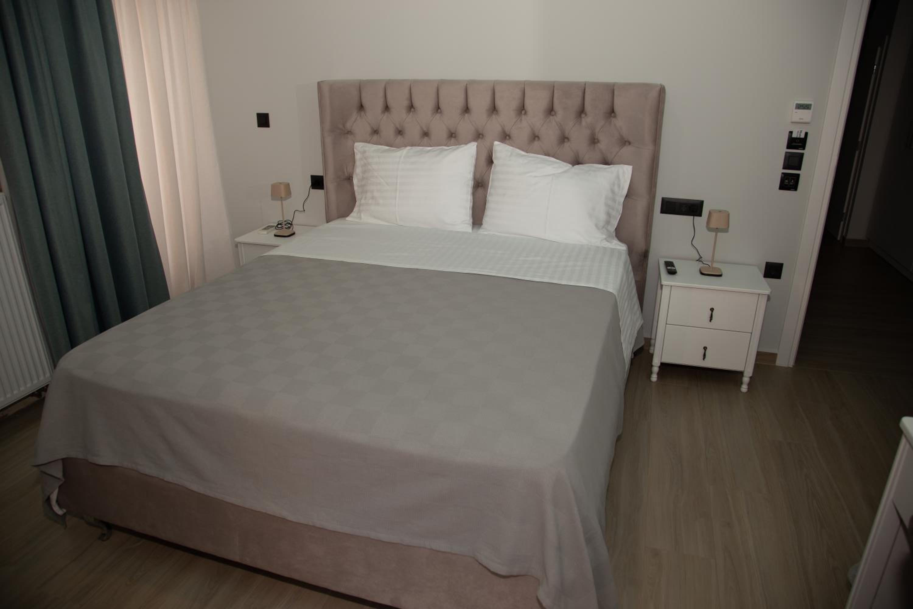 Basic Triple Room photo 3