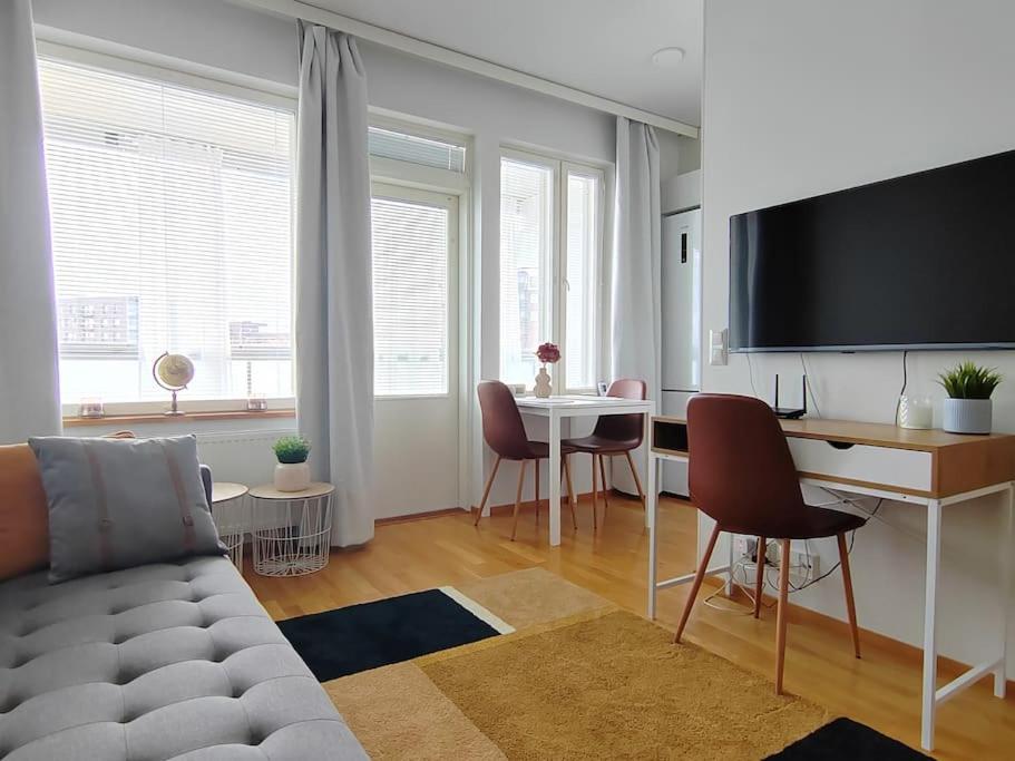 One-Bedroom Apartment photo 1