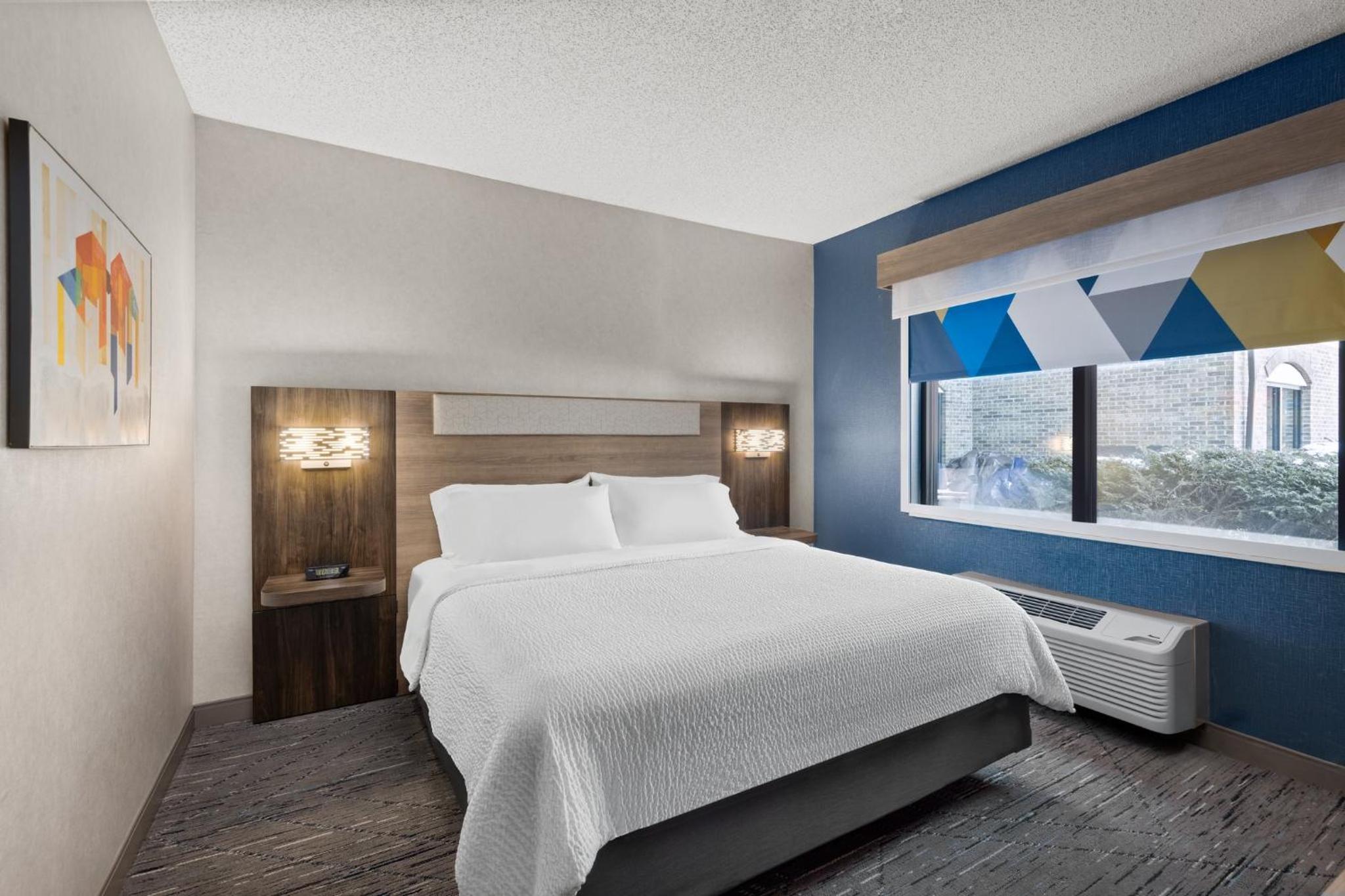 One-Bedroom Suite with Sofa Bed - Photo 1