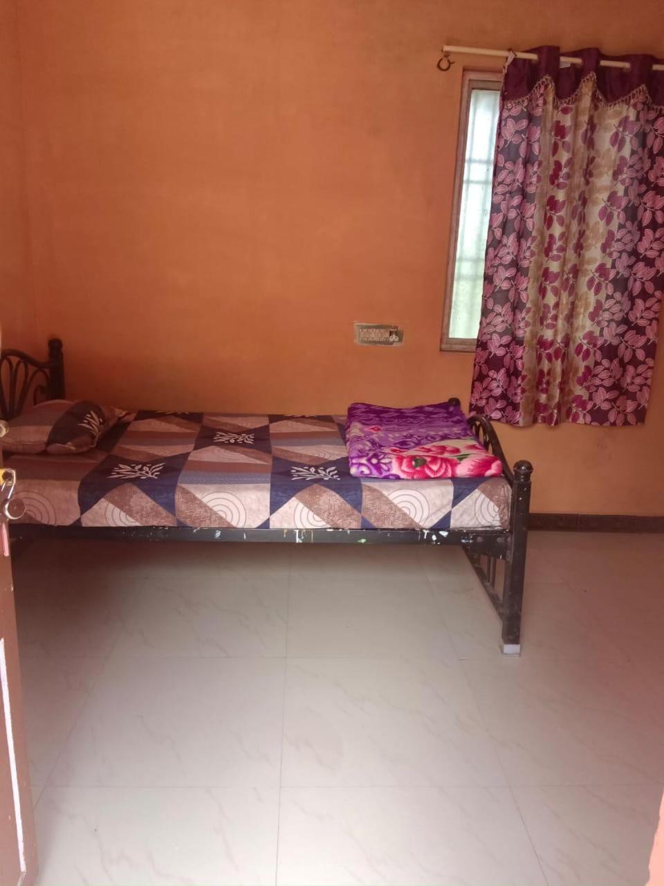Single Bed In Dormitory Room photo 3