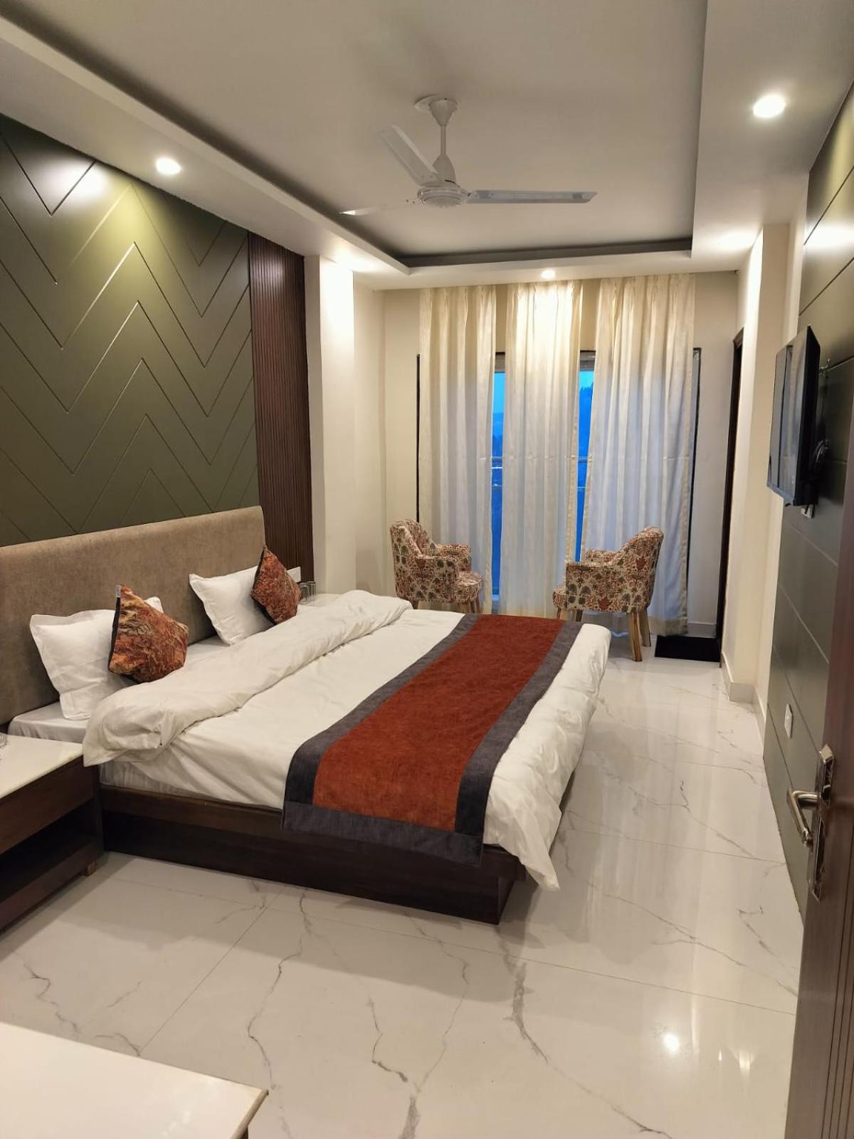 Suite with Balcony photo 3