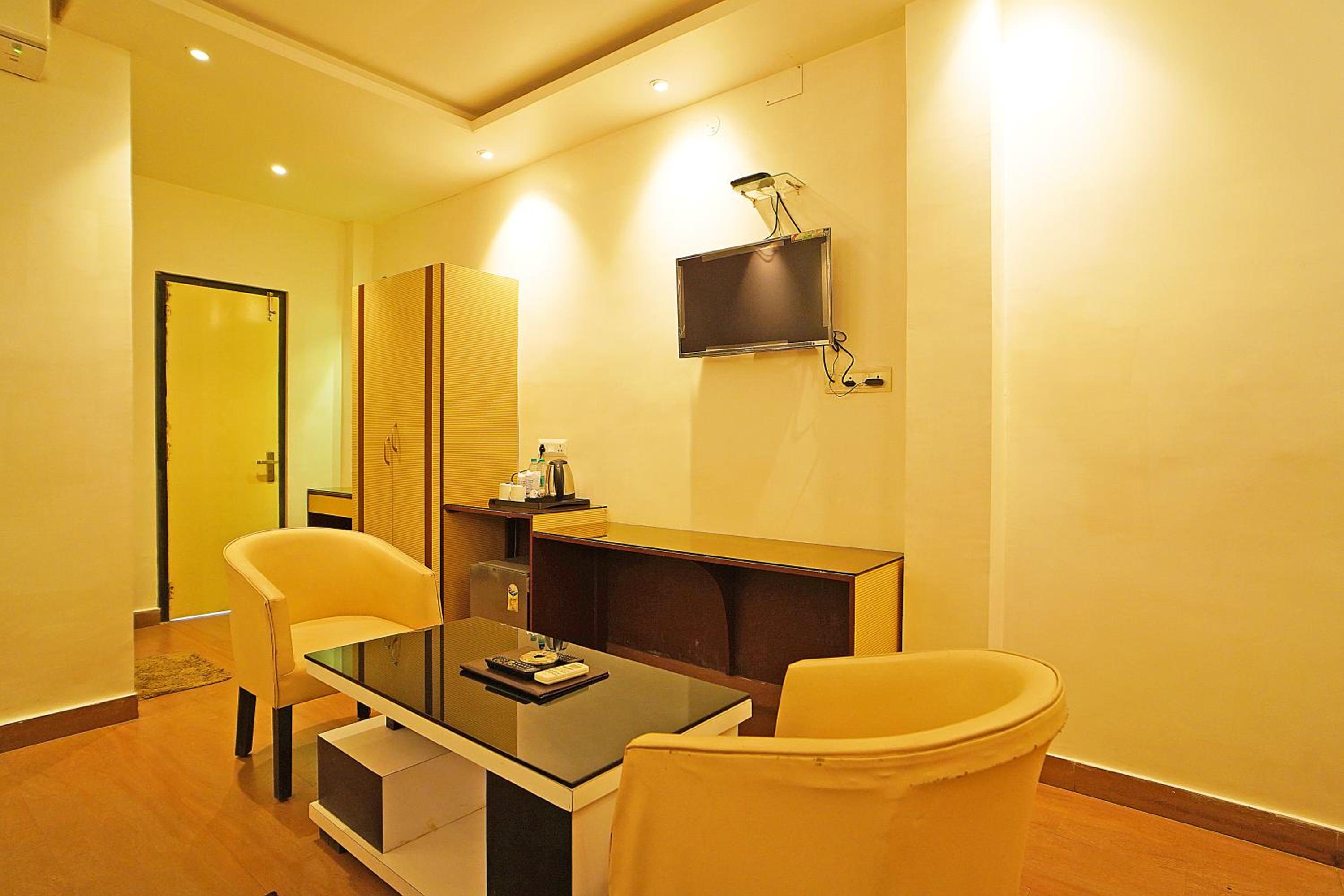 Double Room With Balcony And Sea View photo 3