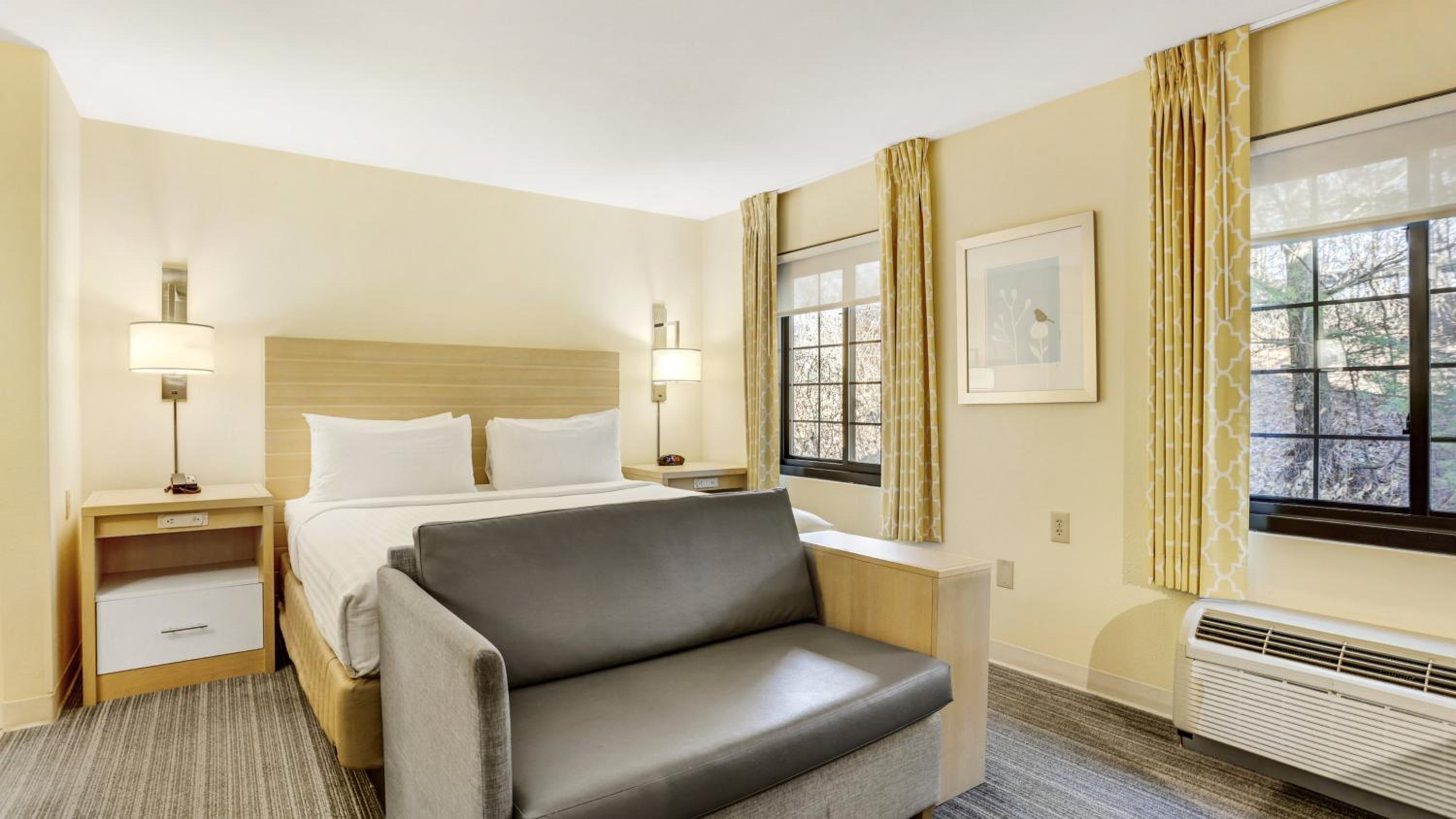 King Studio Suite - Photo 16