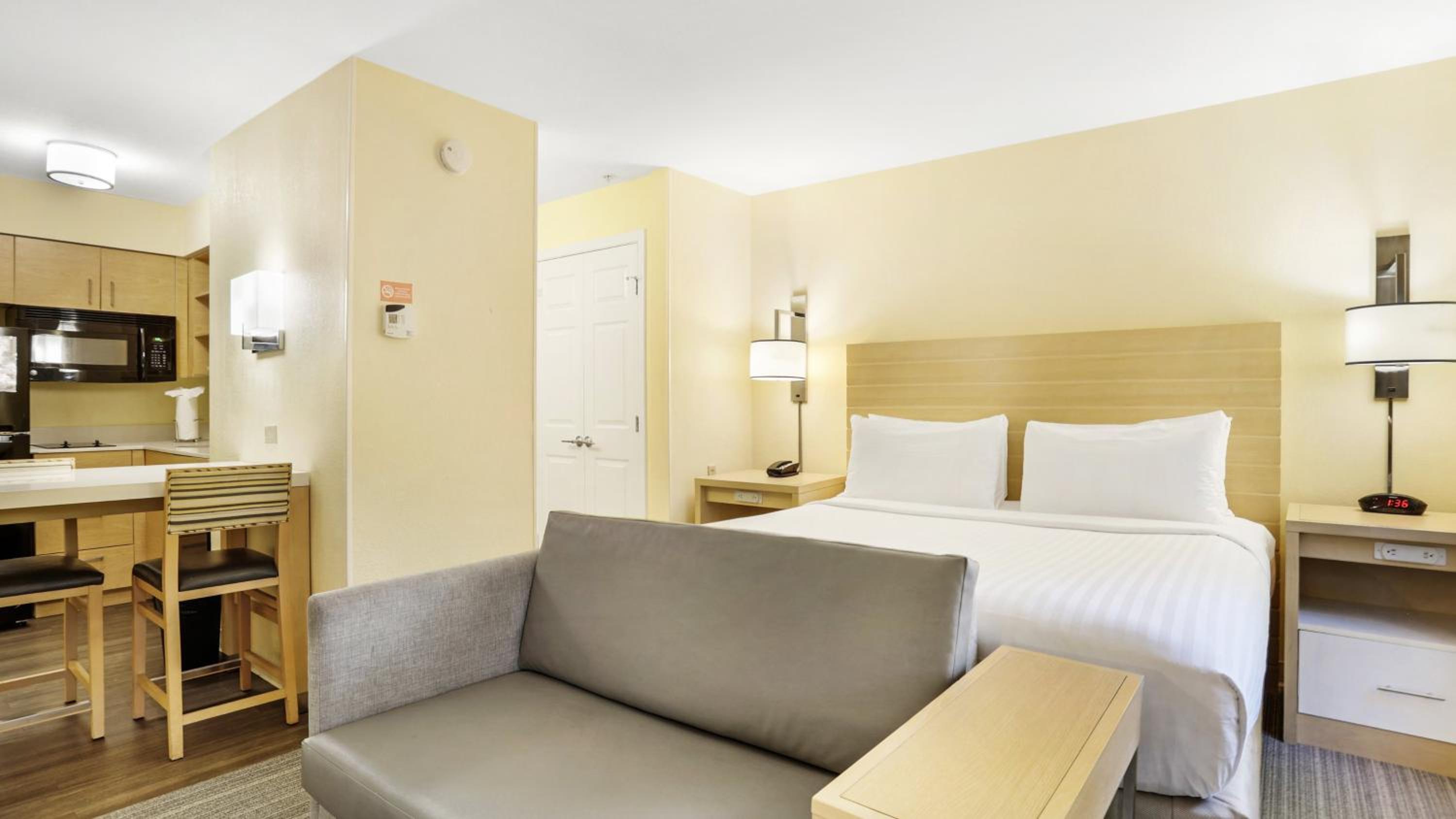 King Studio Suite - Photo 2