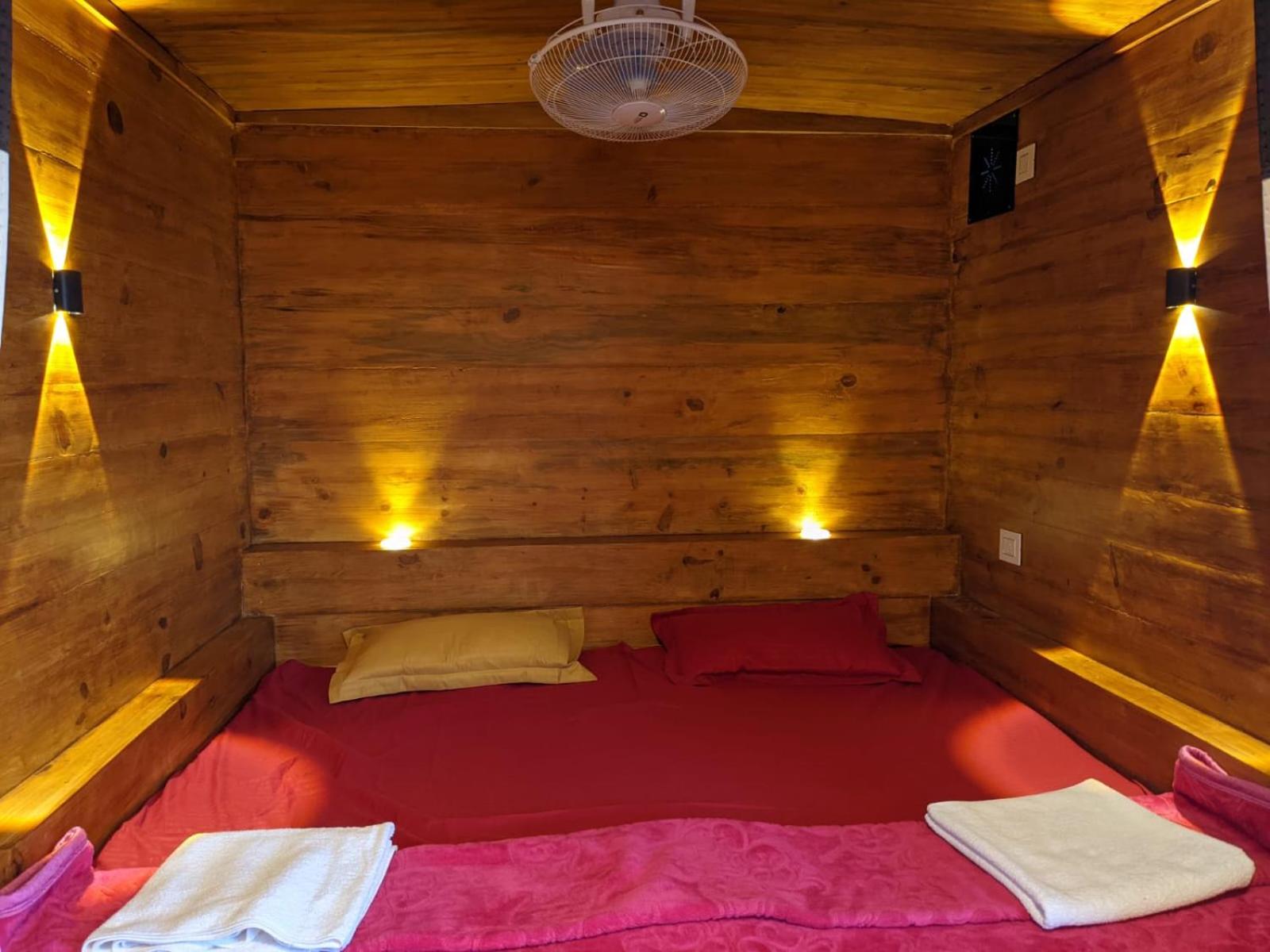 Economy Double Room photo 1