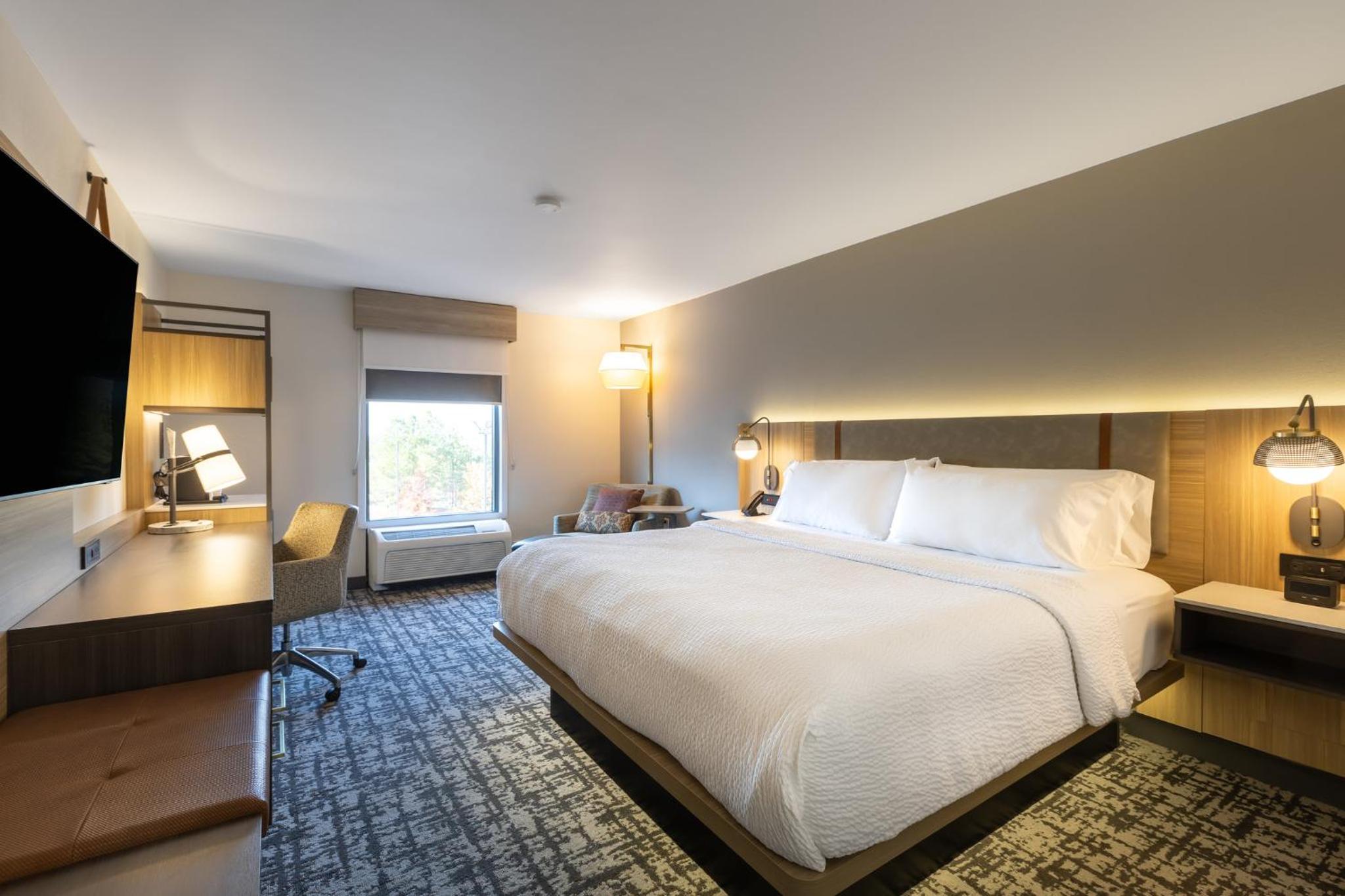 Standard King Room - Photo 5