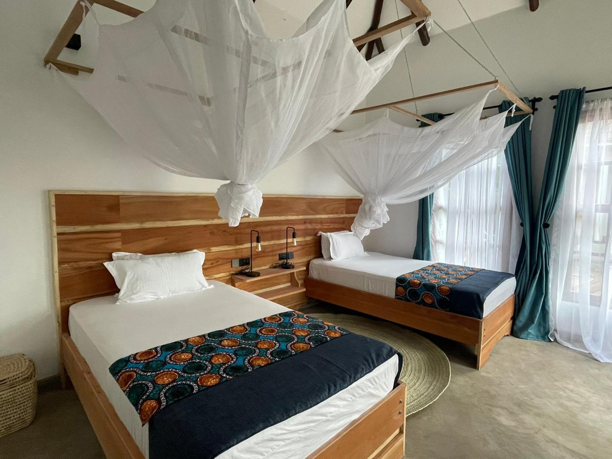 Twin Room with Pool View photo 2