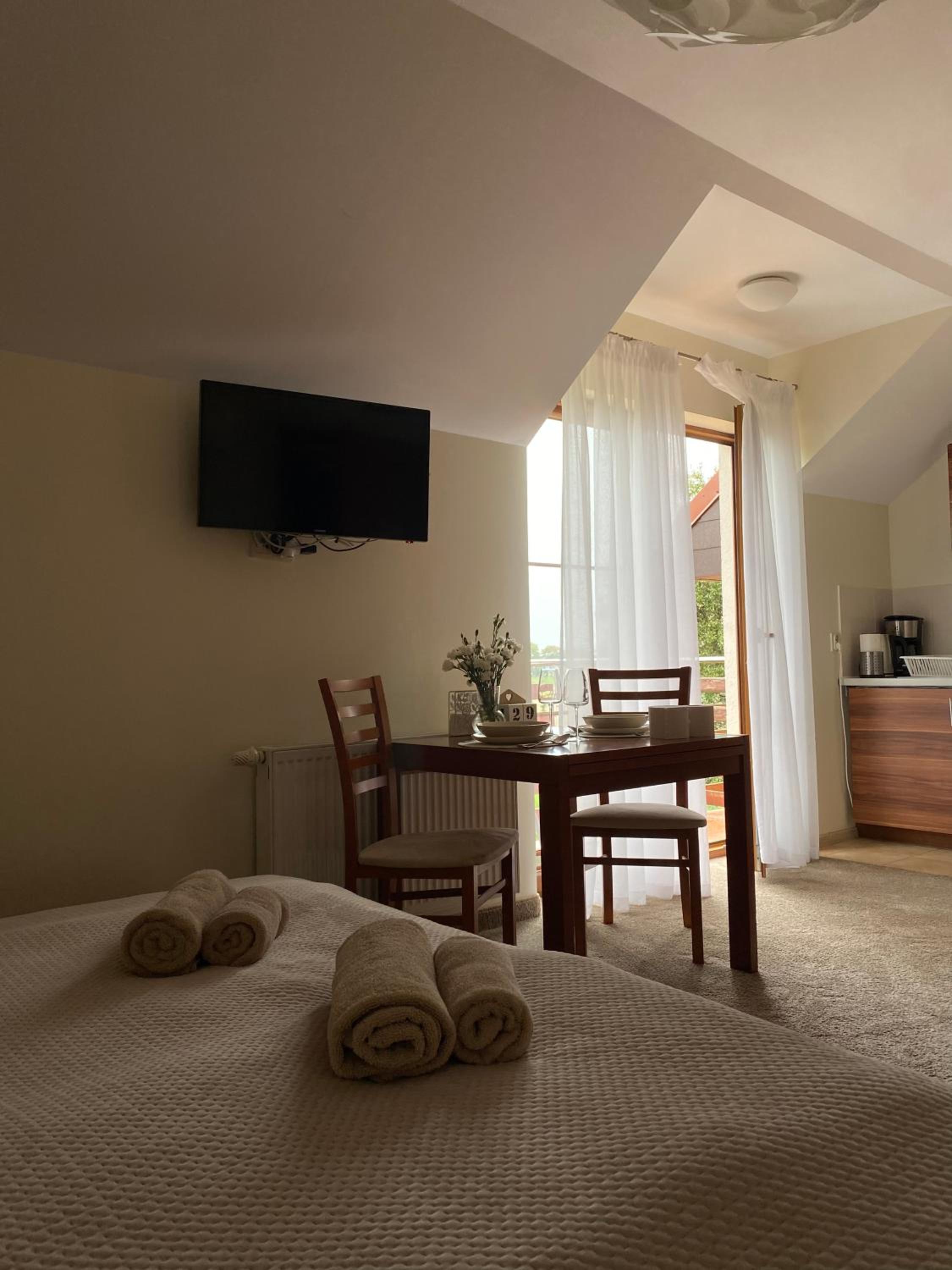 Double or Twin Room with Garden View - Photo 7