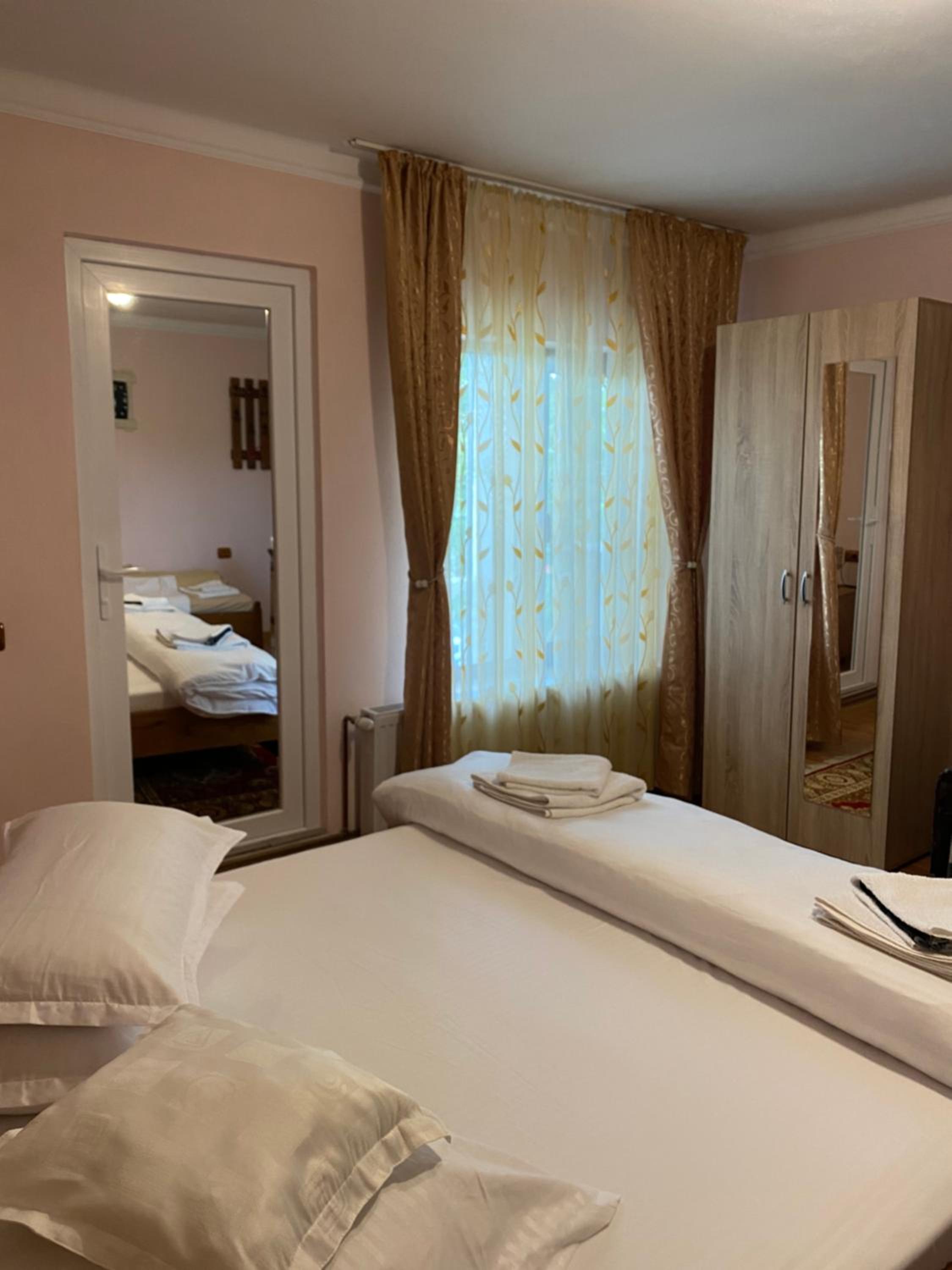 Triple Room with Private Bathroom photo 3