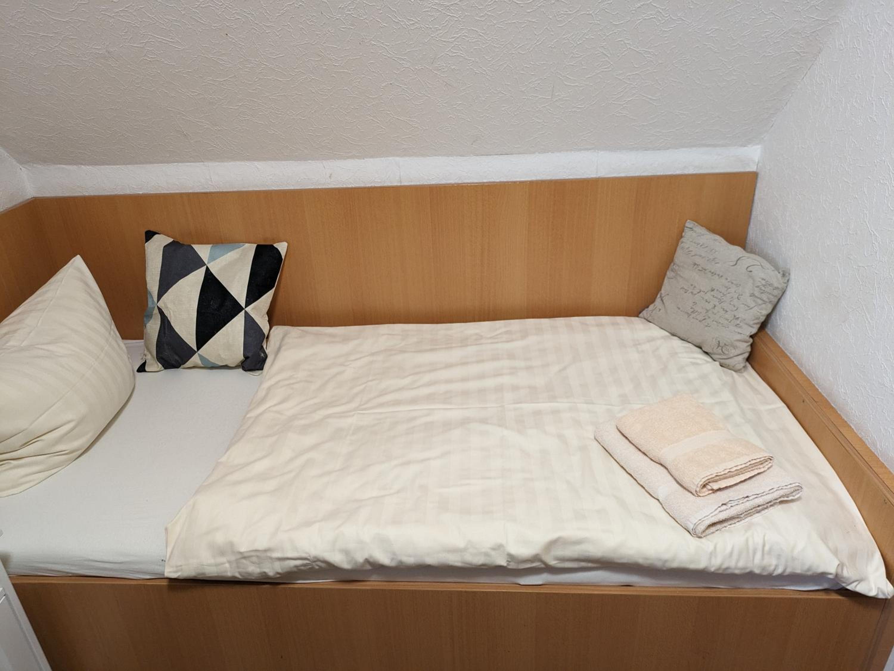Single Room With Private Bathroom photo 2