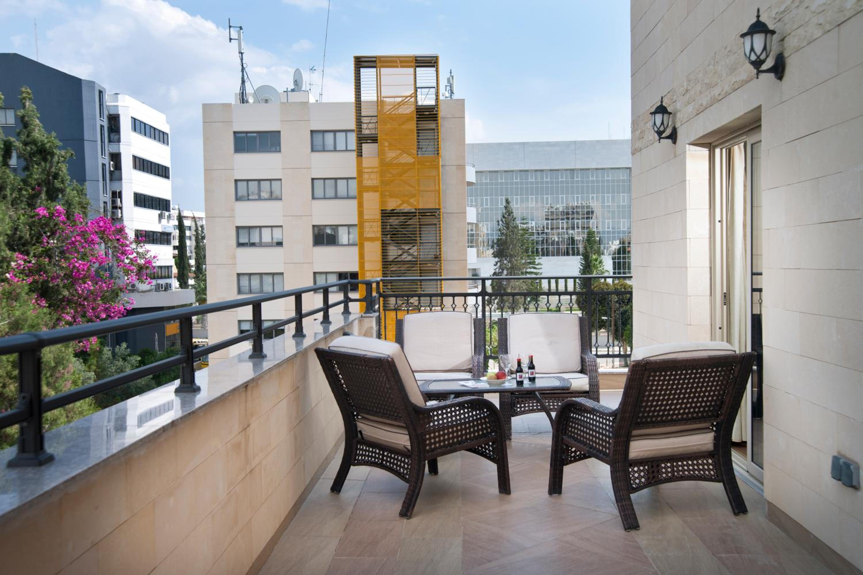 Executive Suite photo 2