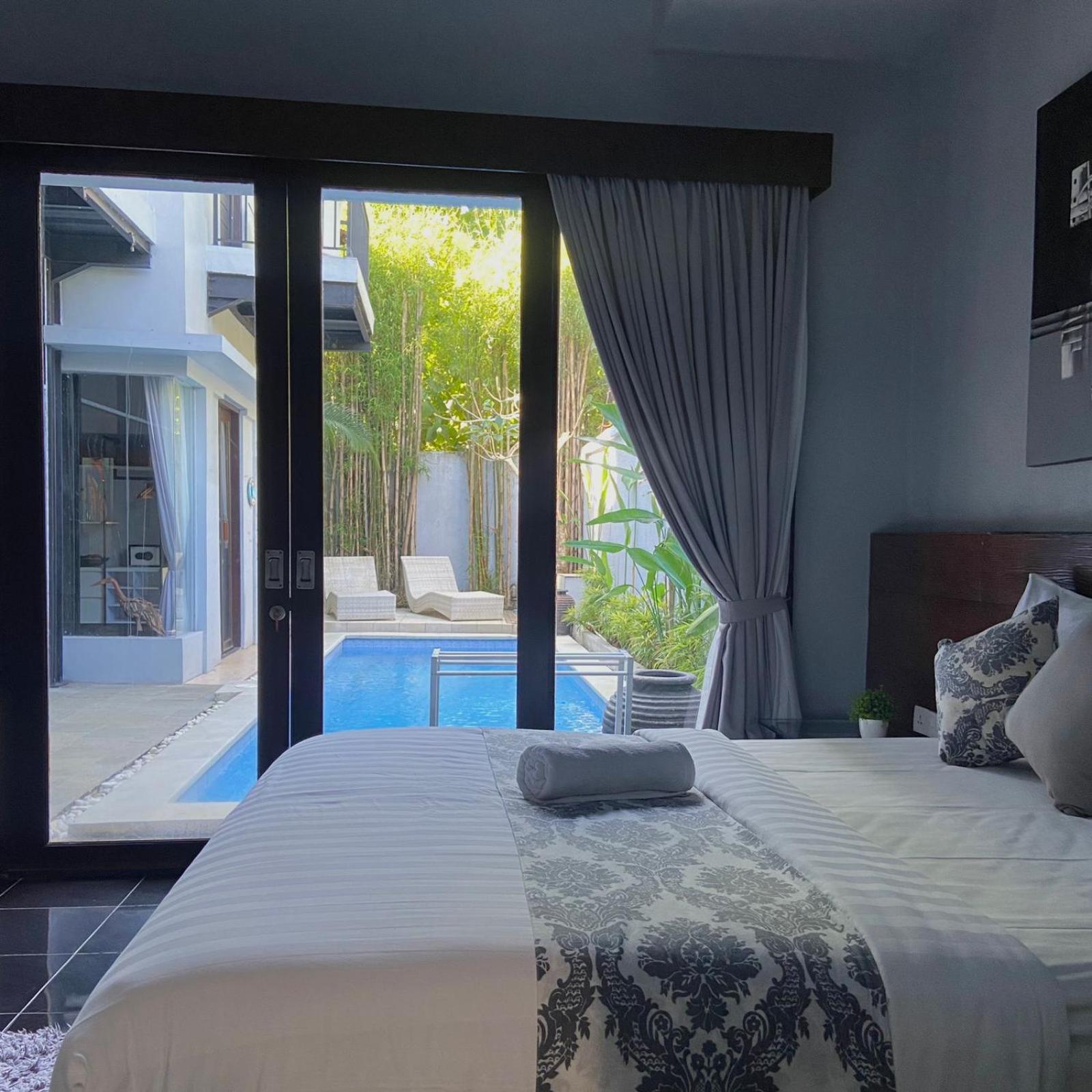 Three-Bedroom Villa - Photo 1