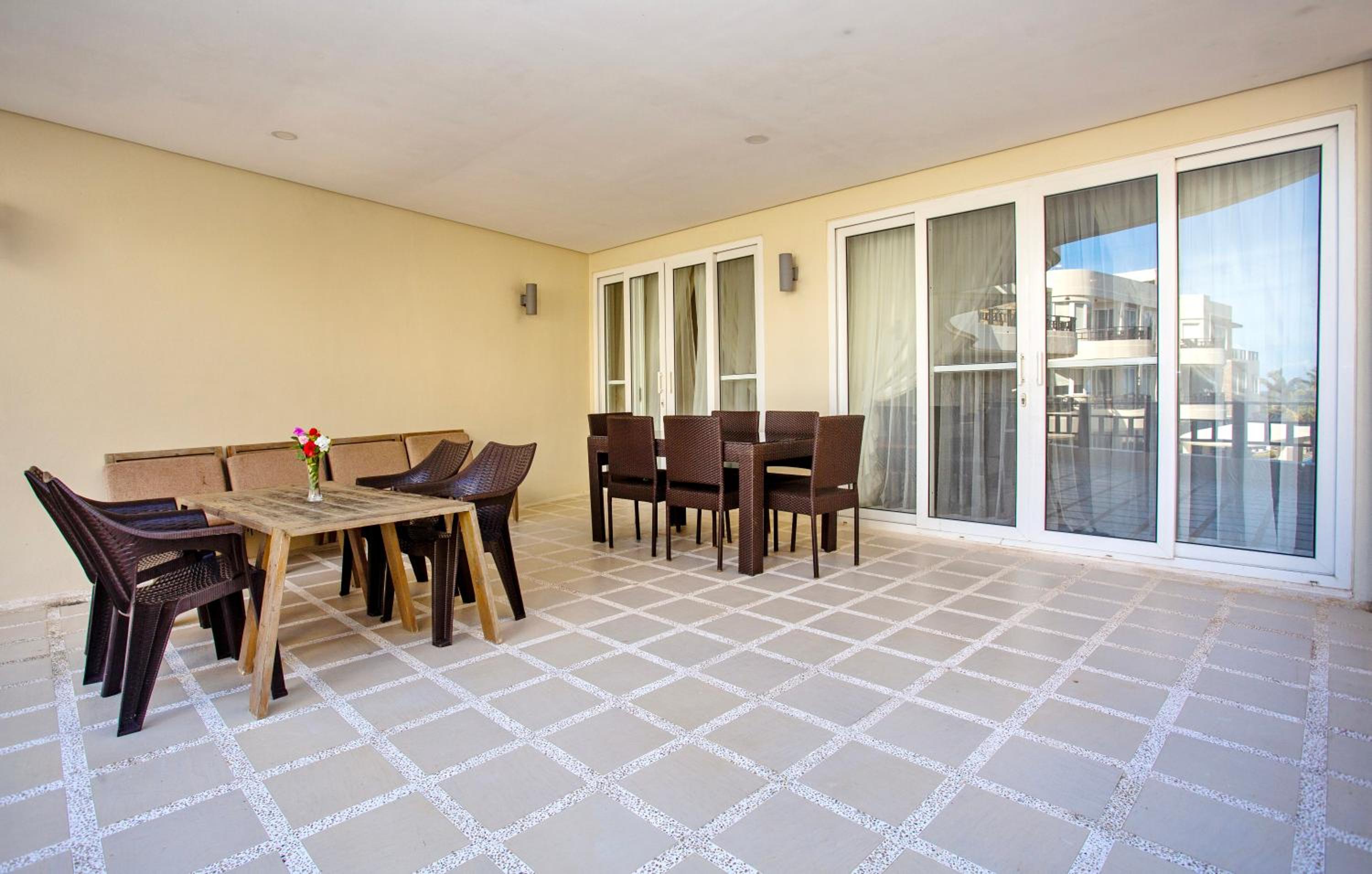 2 Bedroom Oceanview Executive with Jacuzzi - Photo 4
