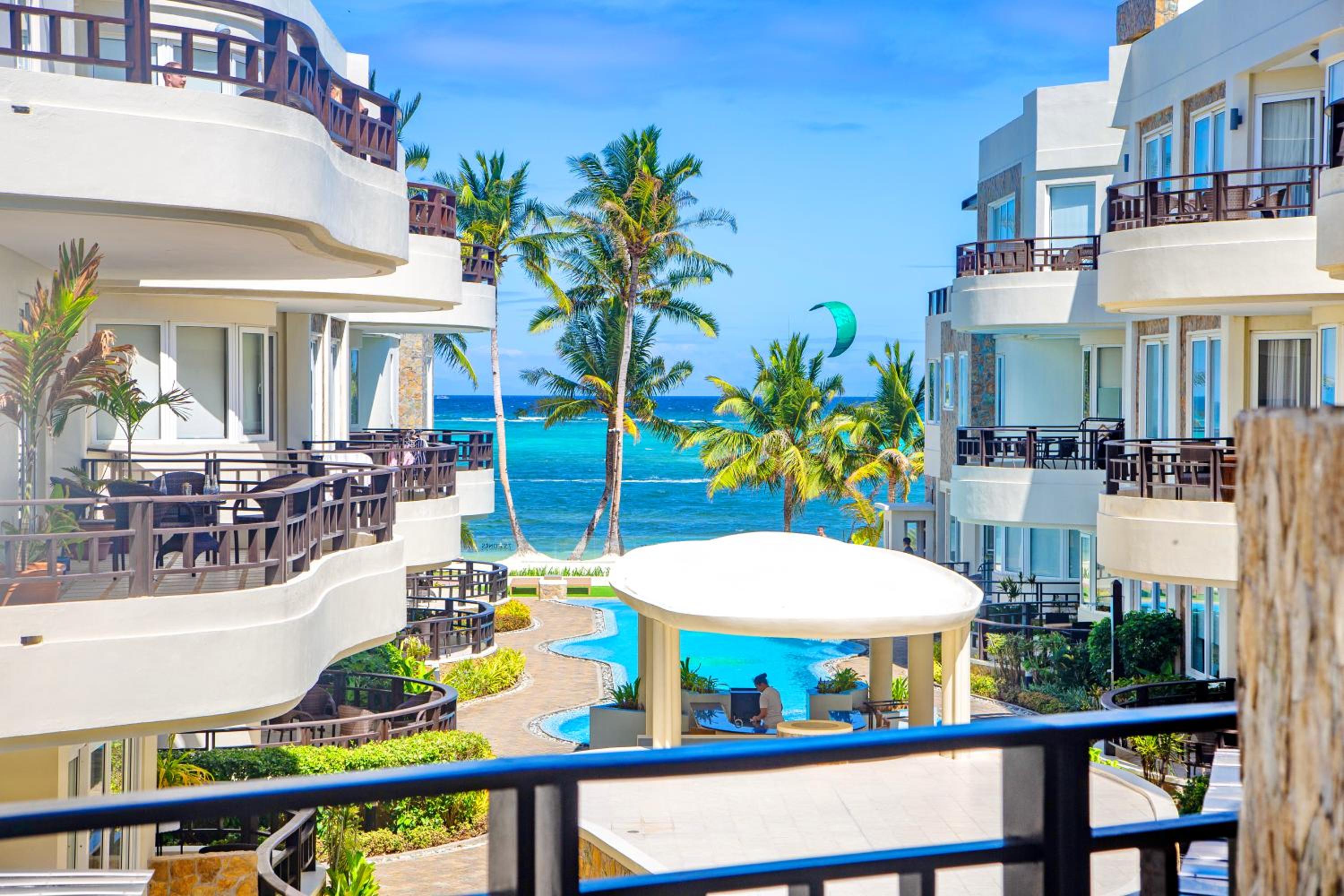2 Bedroom Oceanview Executive with Jacuzzi - Photo 2