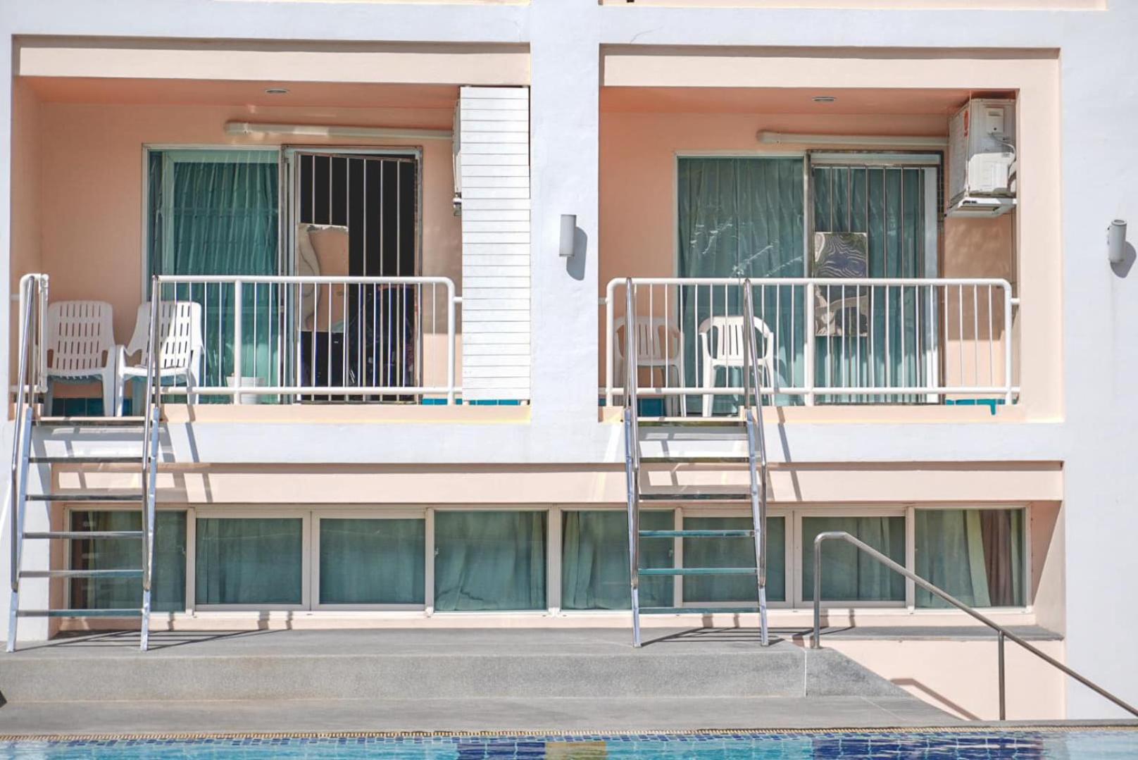 Deluxe Room Pool Access - Photo 2
