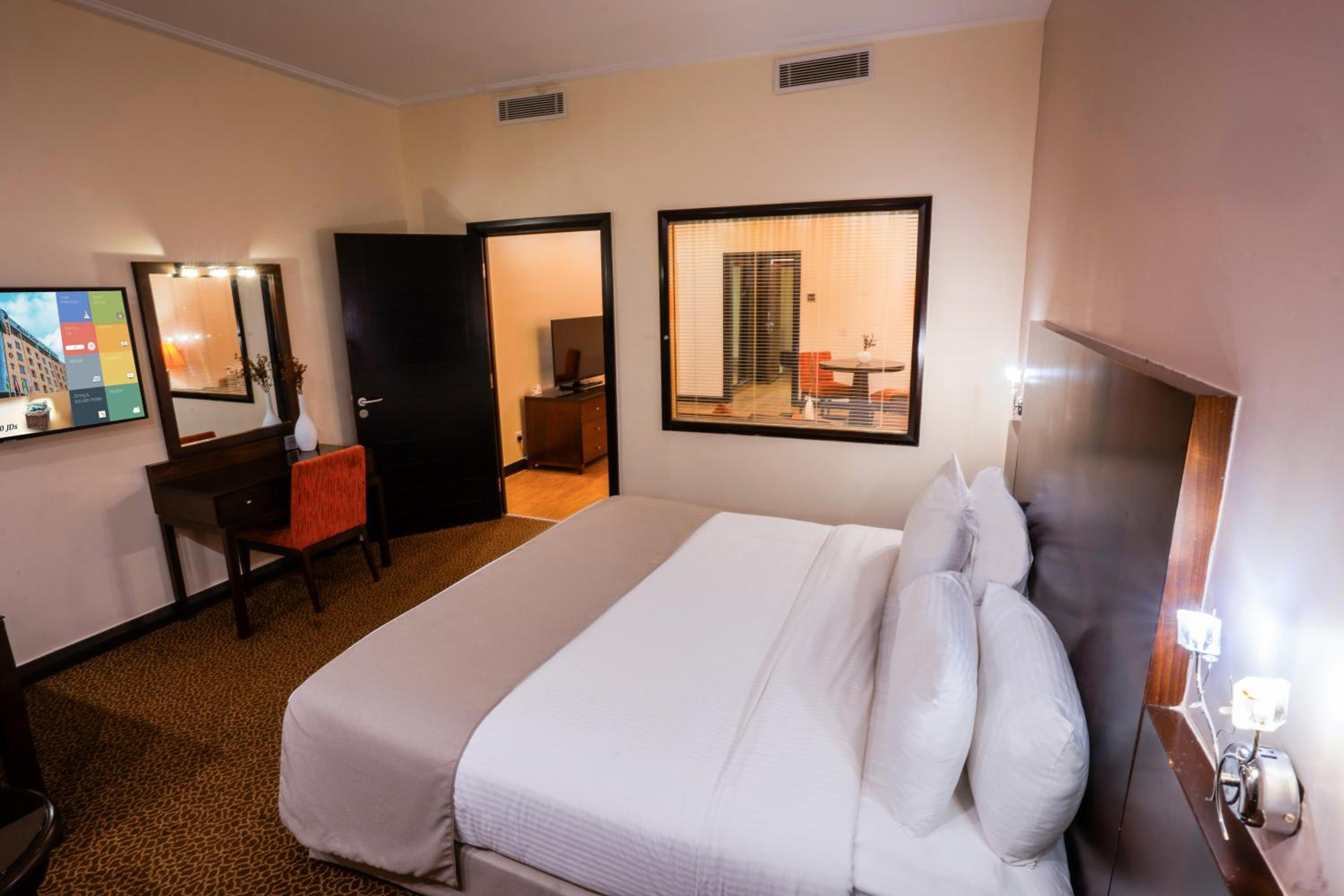 Executive King Suite photo 2