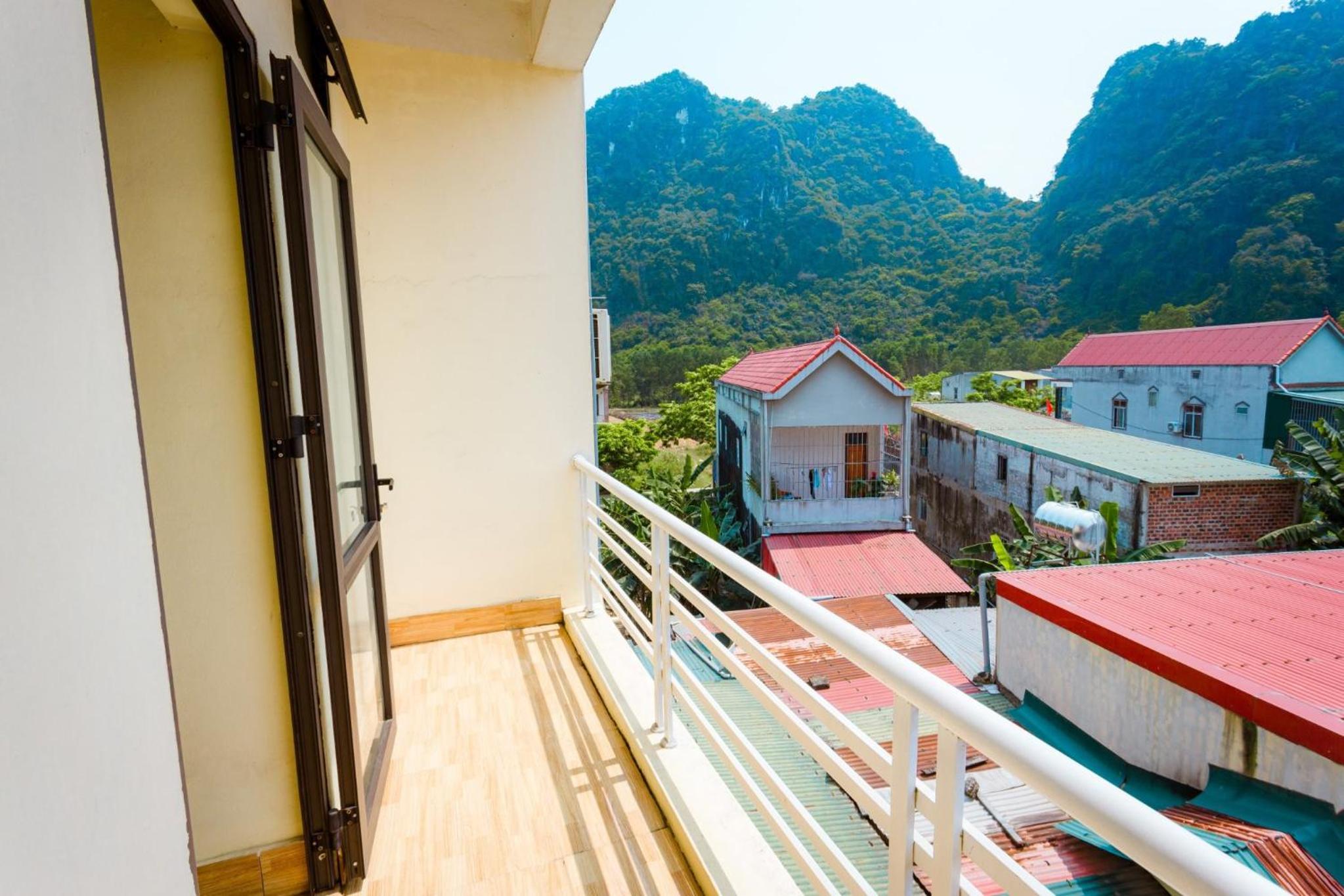 Twin Room with Mountain View photo 3