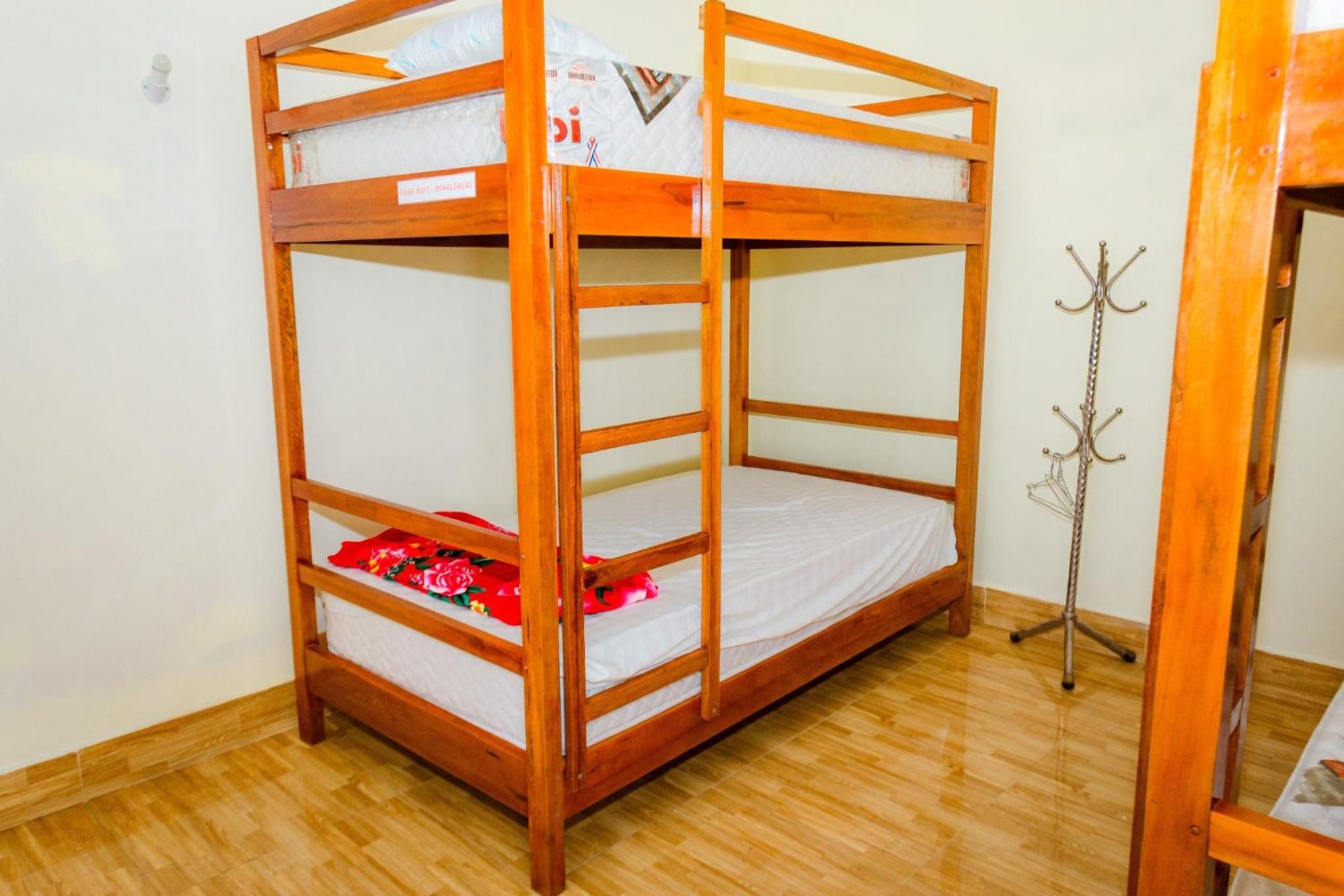 6-Bed Mixed Dormitory Room photo 1