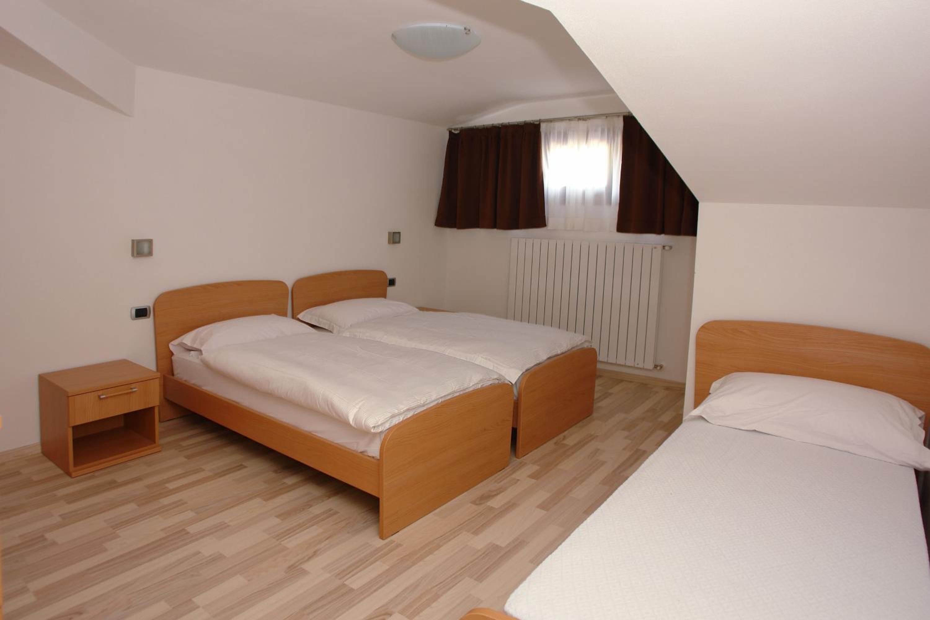 Two-Bedroom Apartment (8 Adults) photo 3