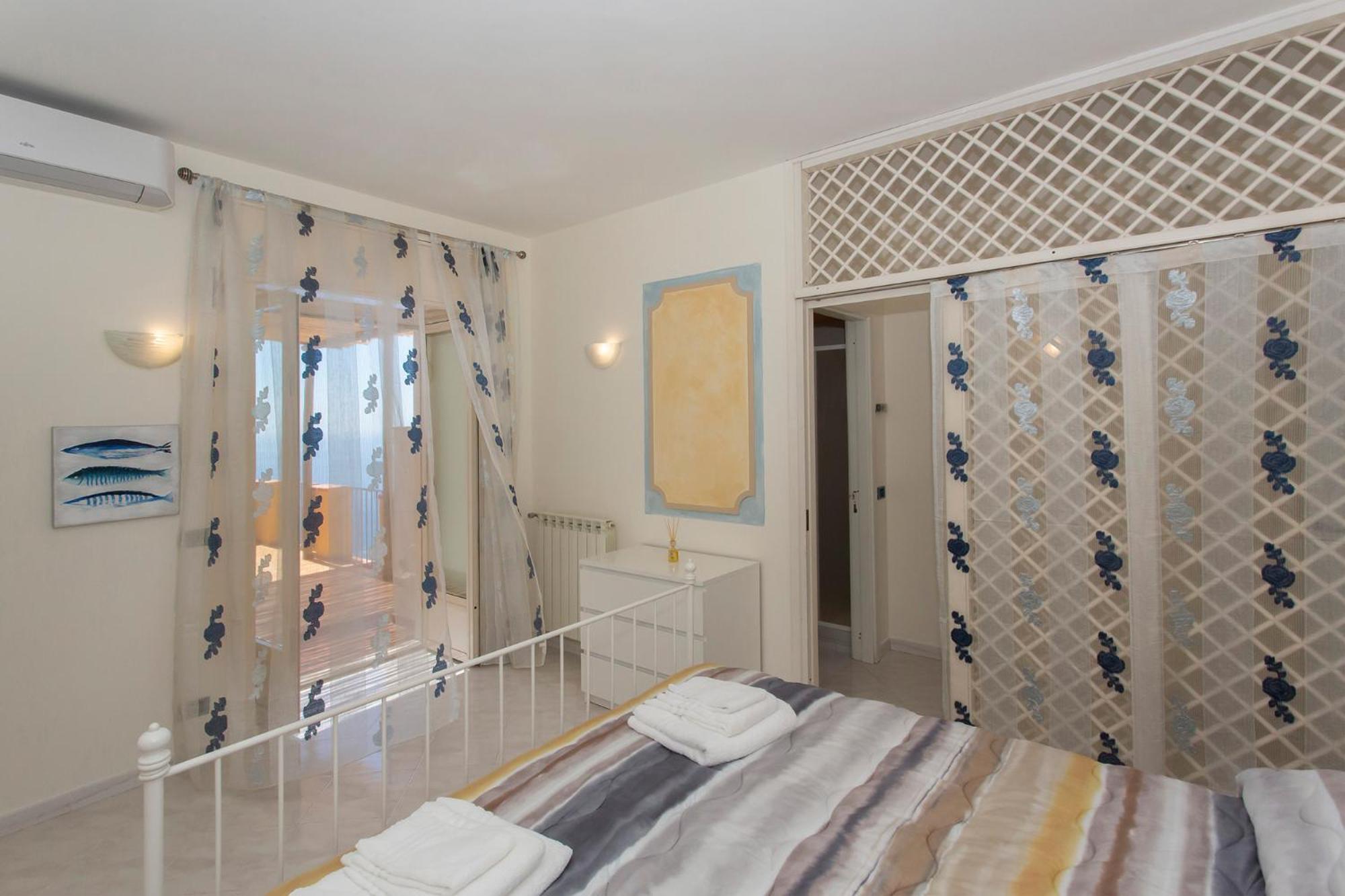 Apartment with Sea View - Photo 15