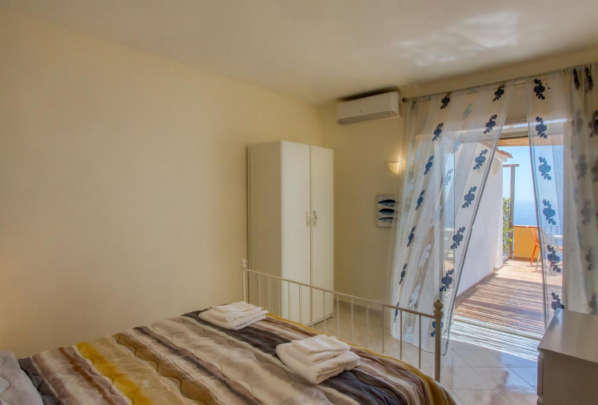 Apartment with Sea View - Photo 14