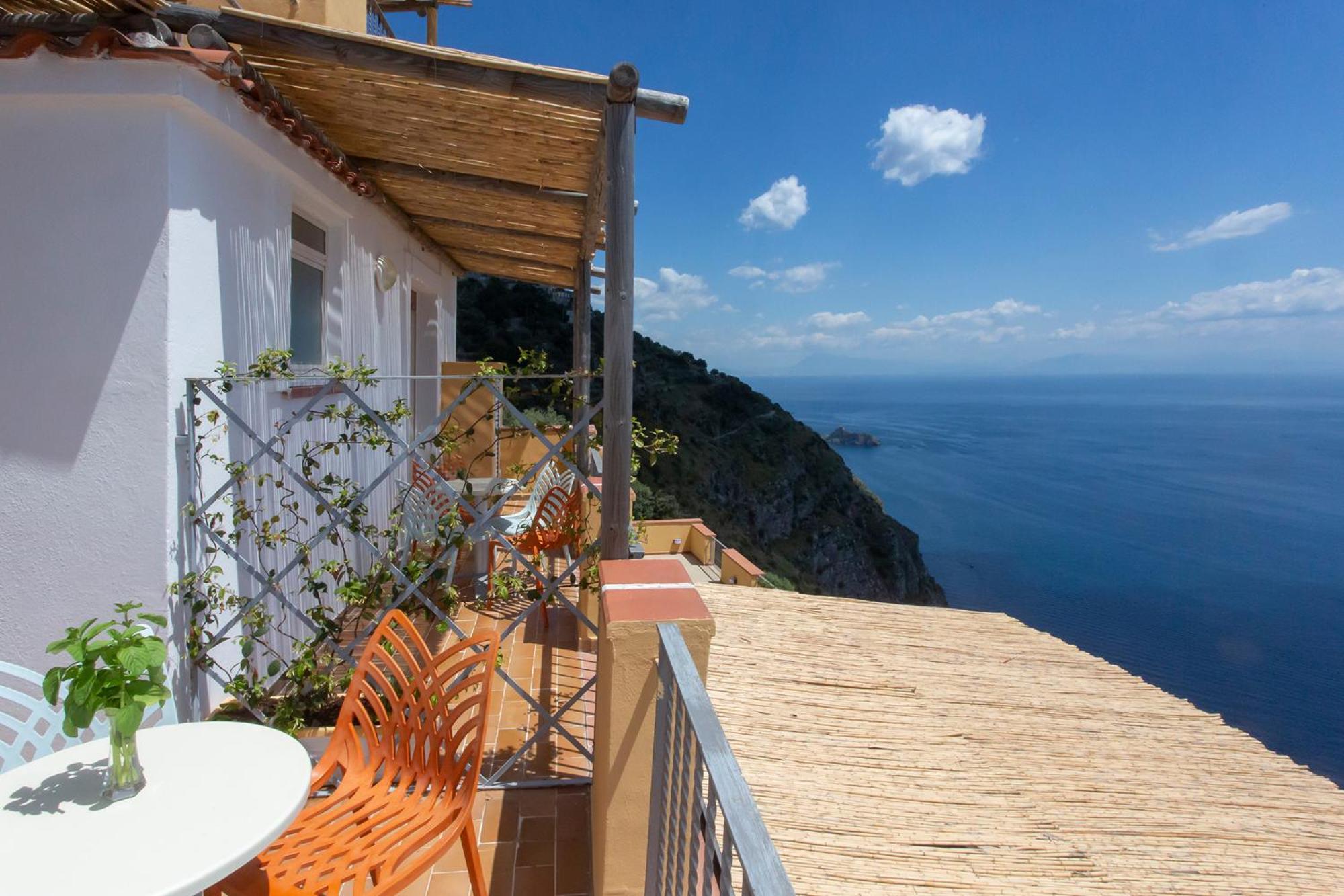 Apartment with Sea View - Photo 12