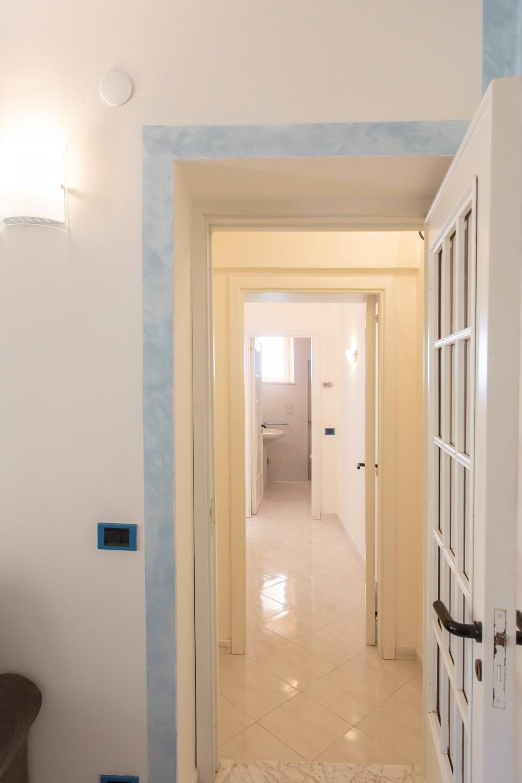 Apartment with Sea View - Photo 6