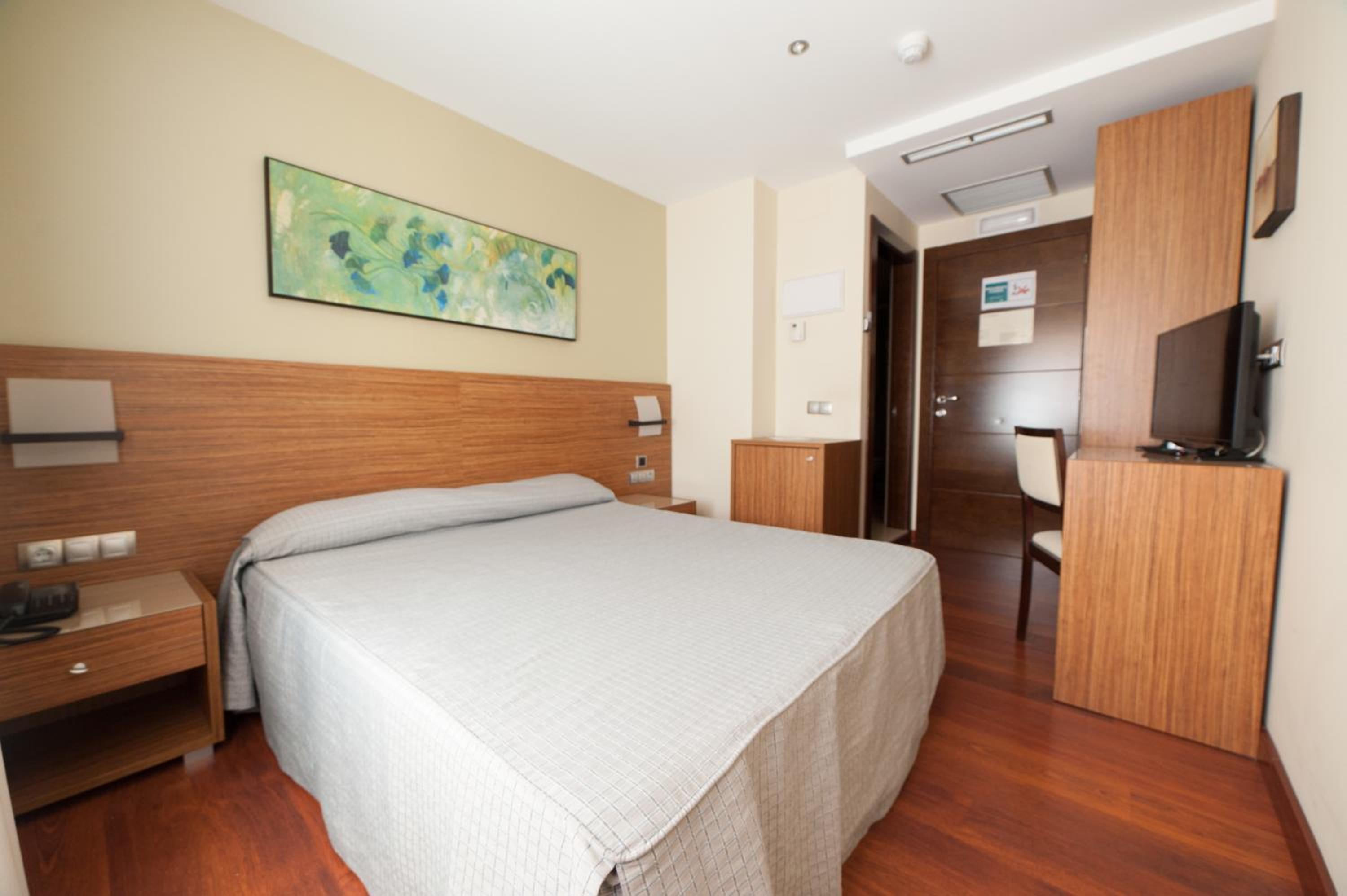 Standard Double Room photo 3