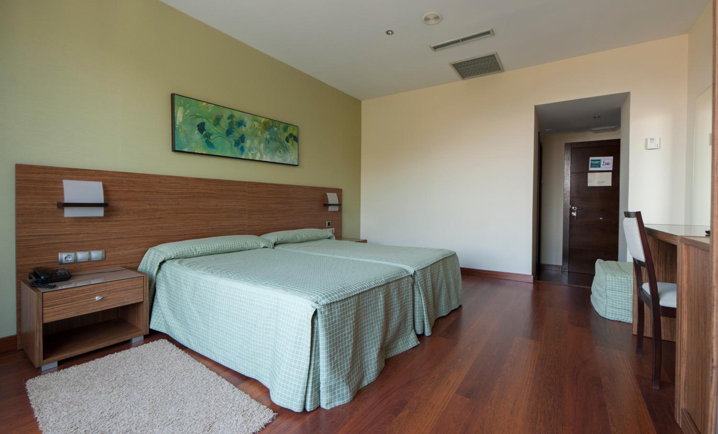 Standard Twin Room photo 3