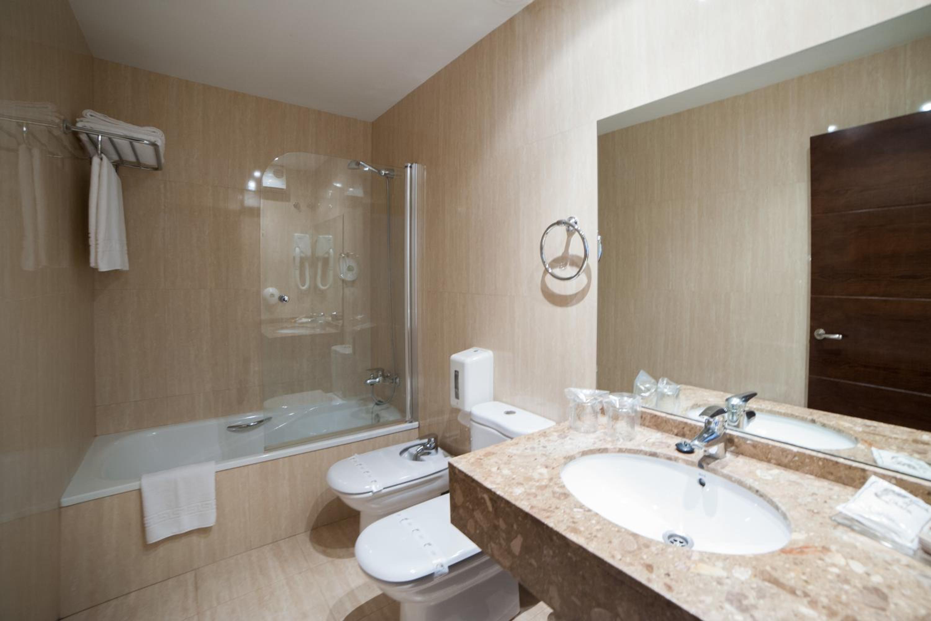 Standard Double Room photo 2