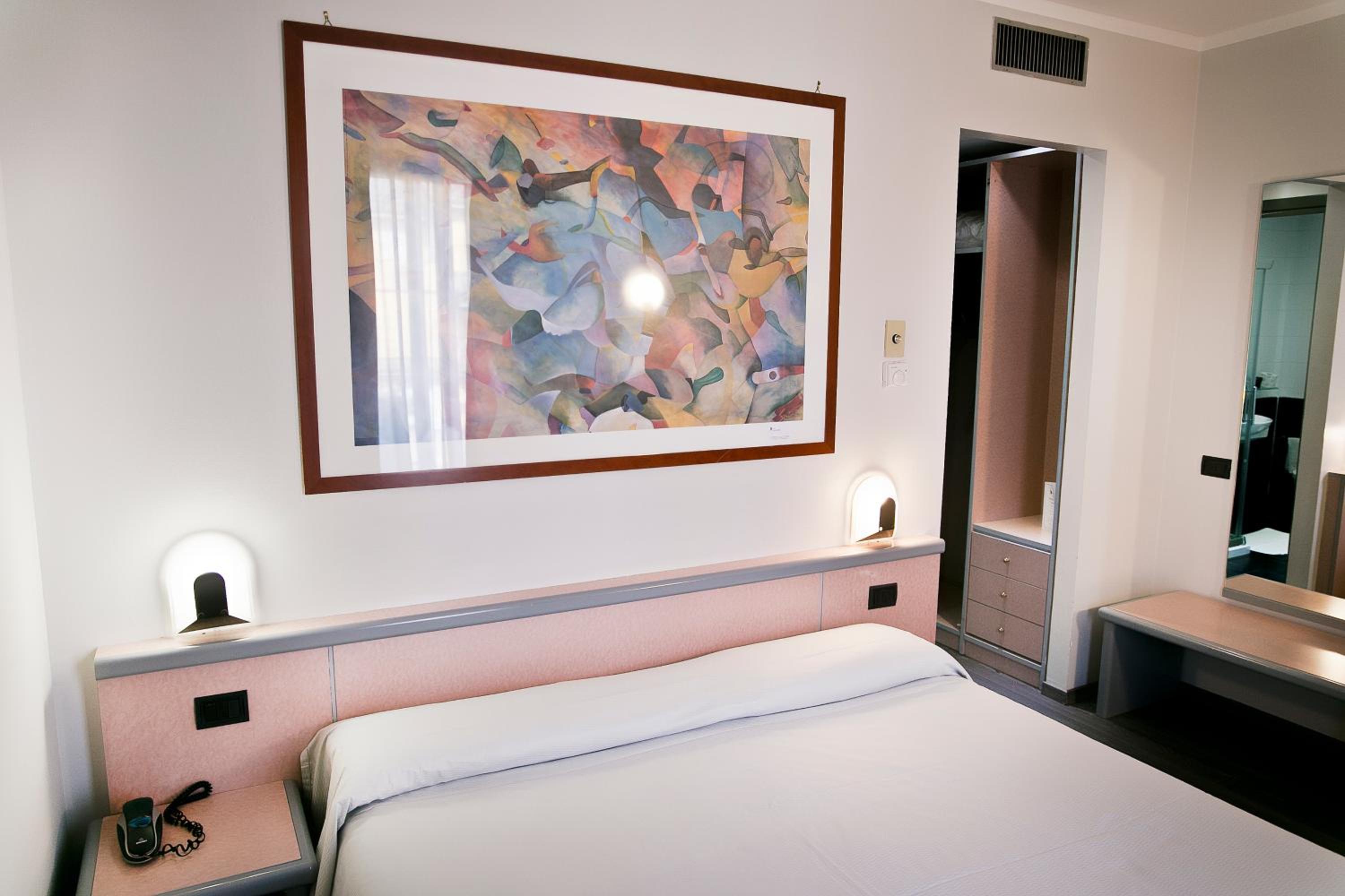 Double or Twin Room - Photo 4