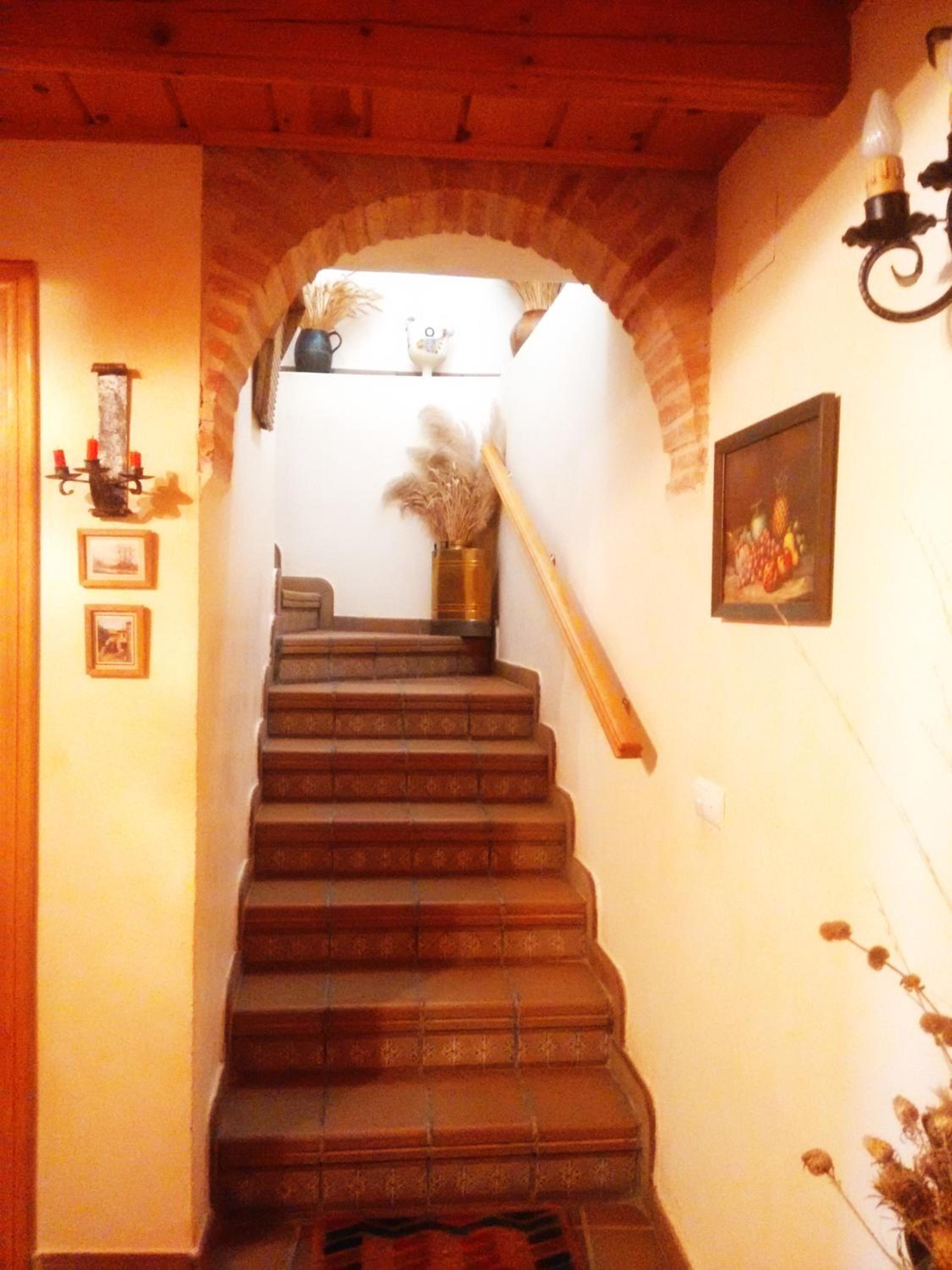 Three-Bedroom House - Photo 10