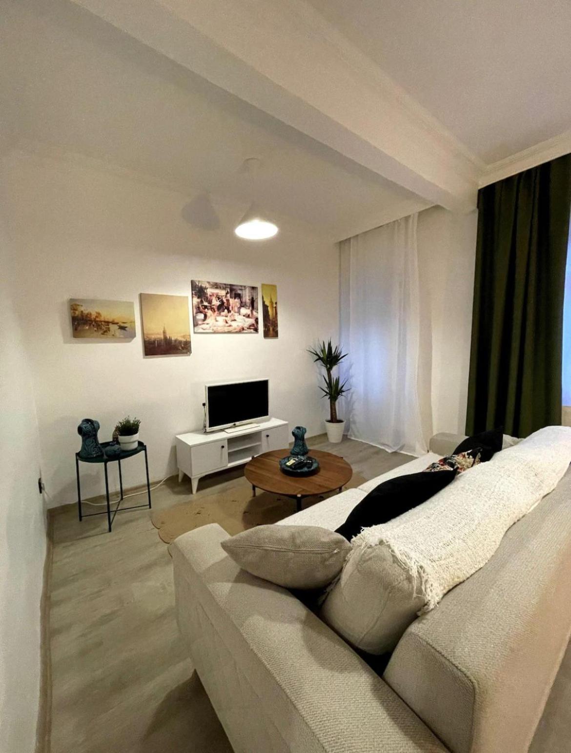 Deluxe Apartment photo 1