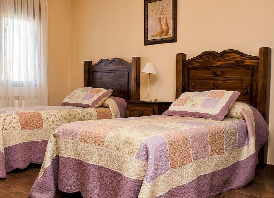 Five-Bedroom House photo 3